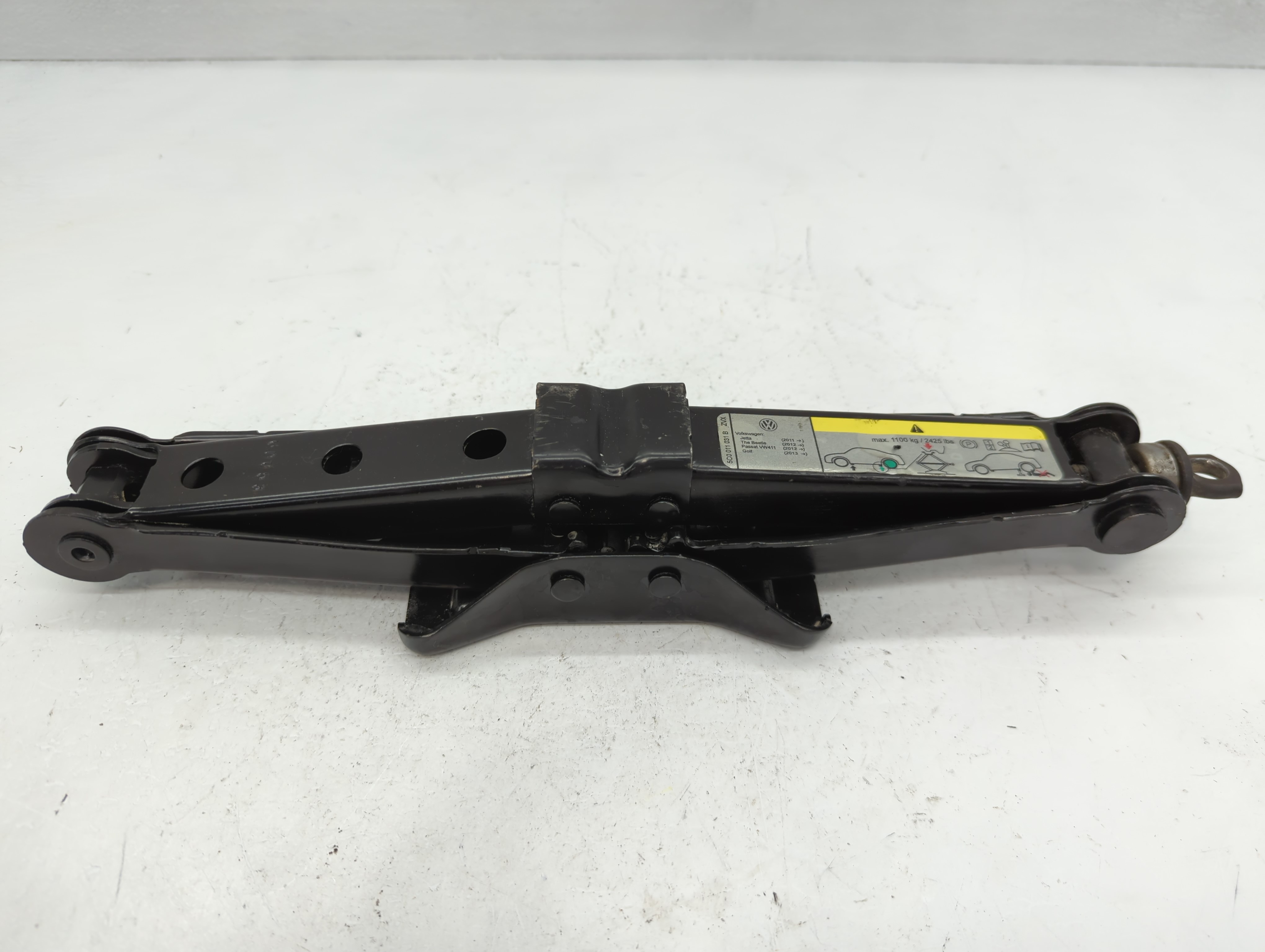 2016 Volkswagen Passat Spare Scissor Car Jack 1112351 - Oemusedautoparts1.com