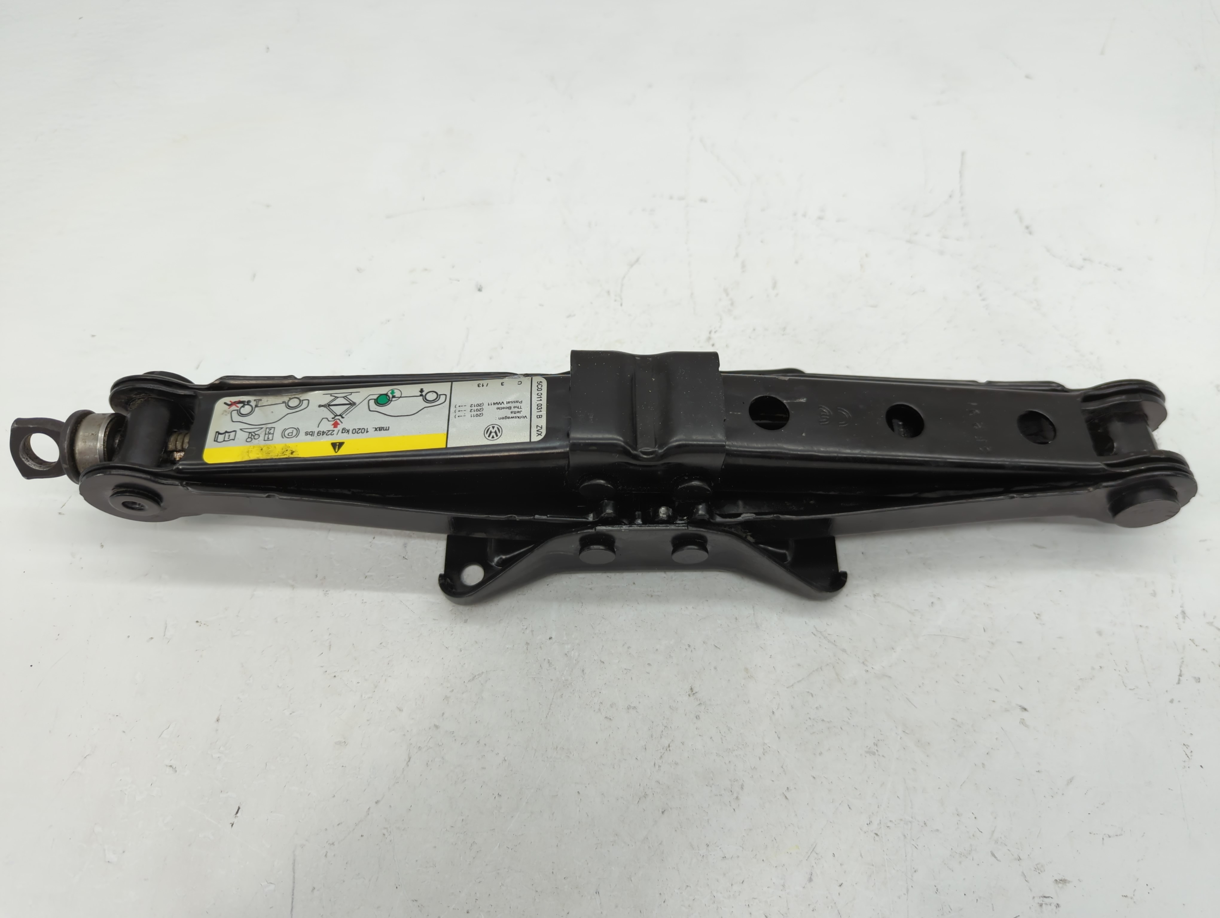 2014 Volkswagen Jetta Spare Scissor Car Jack 1112409 - Oemusedautoparts1.com