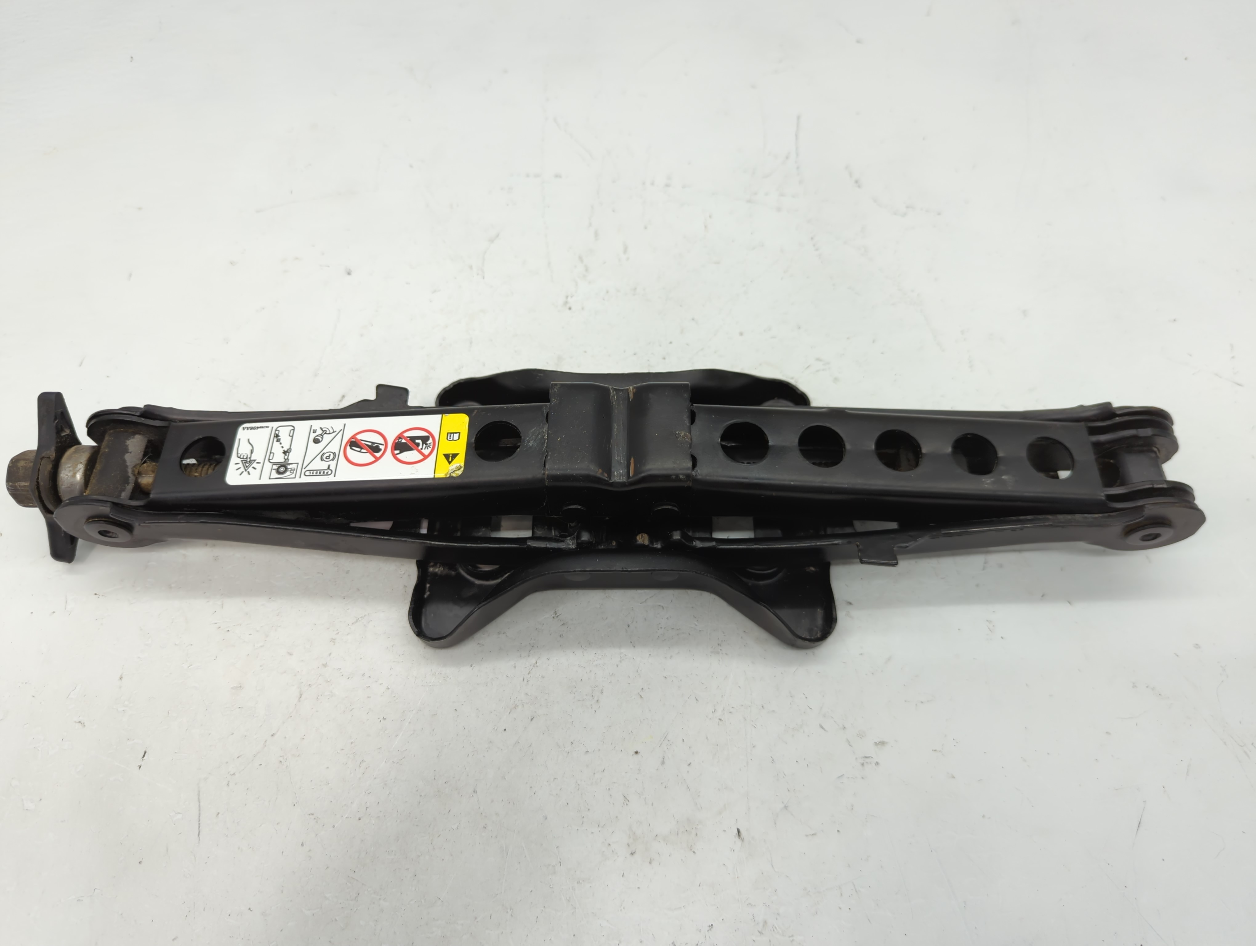 2012 Dodge Avenger Spare Scissor Car Jack 1112412 - Oemusedautoparts1.com