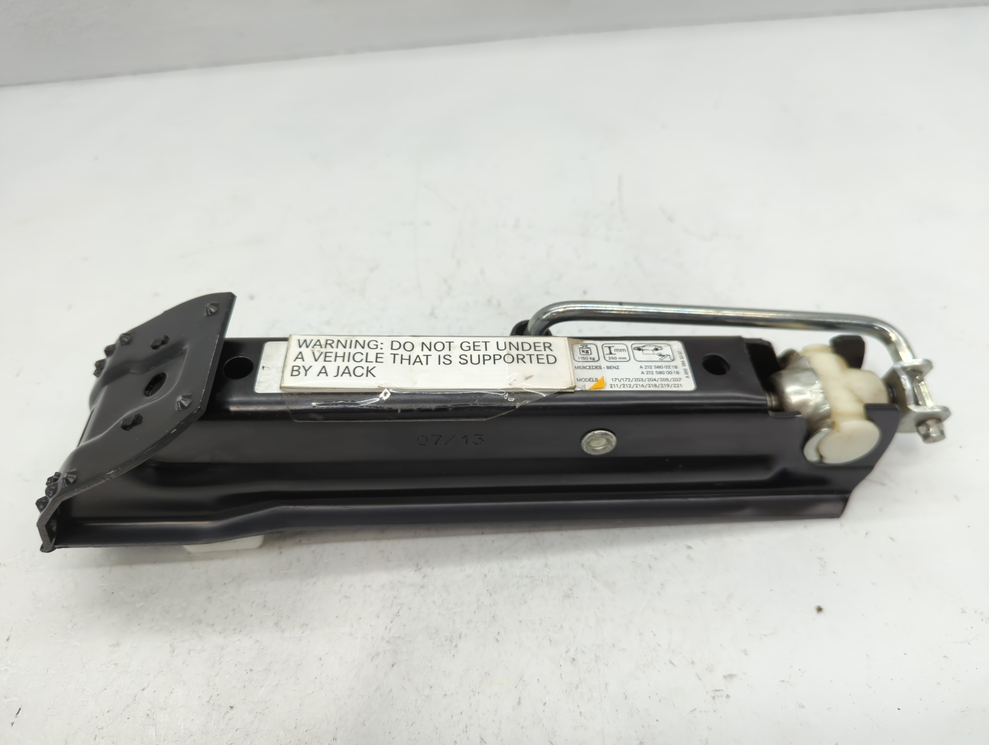 2014 Mercedes-benz E350 Spare Scissor Car Jack 1112421 - Oemusedautoparts1.com