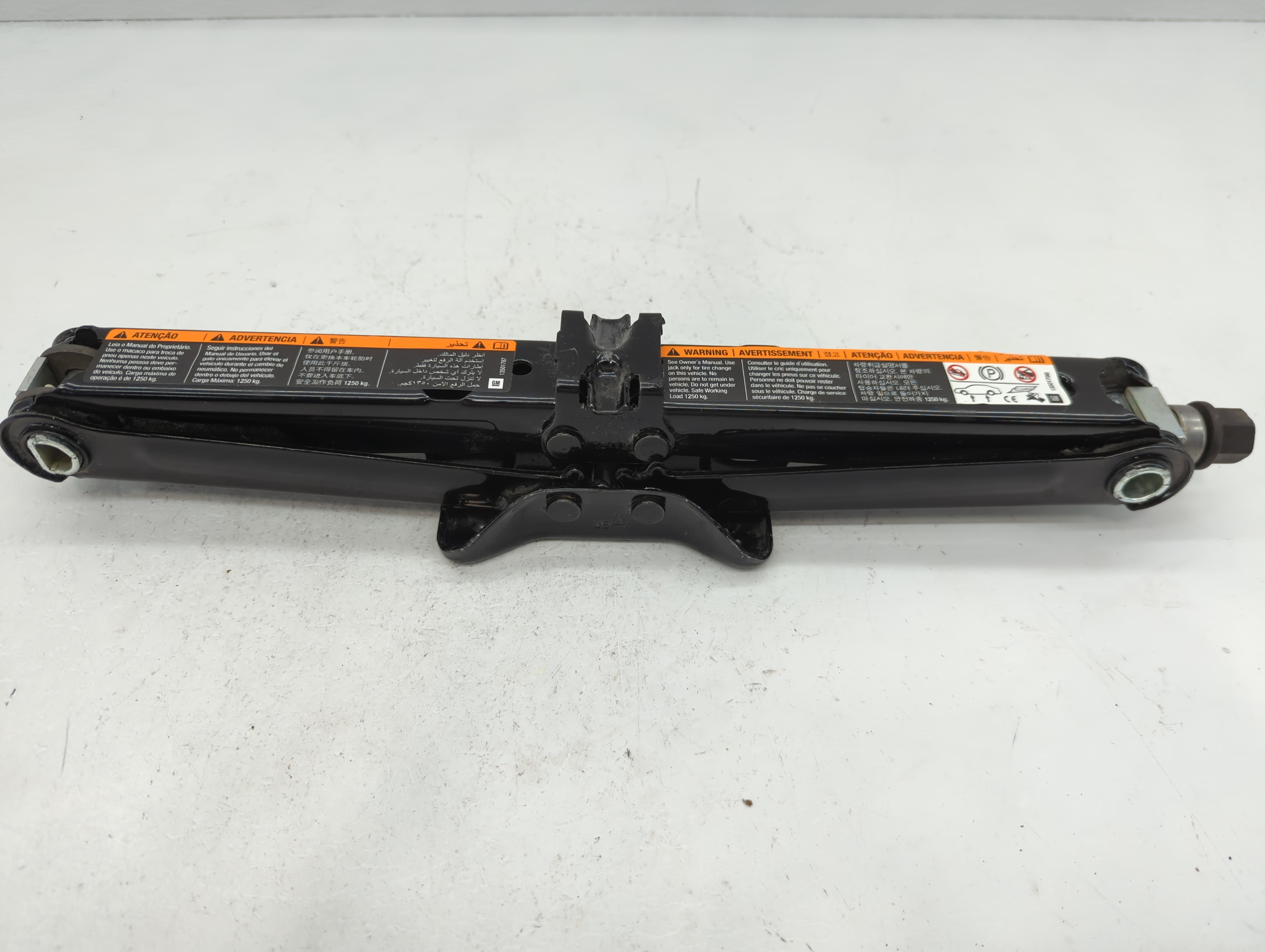 2016 Chevrolet Cruze Limited Spare Scissor Car Jack 1112475 - Oemusedautoparts1.com