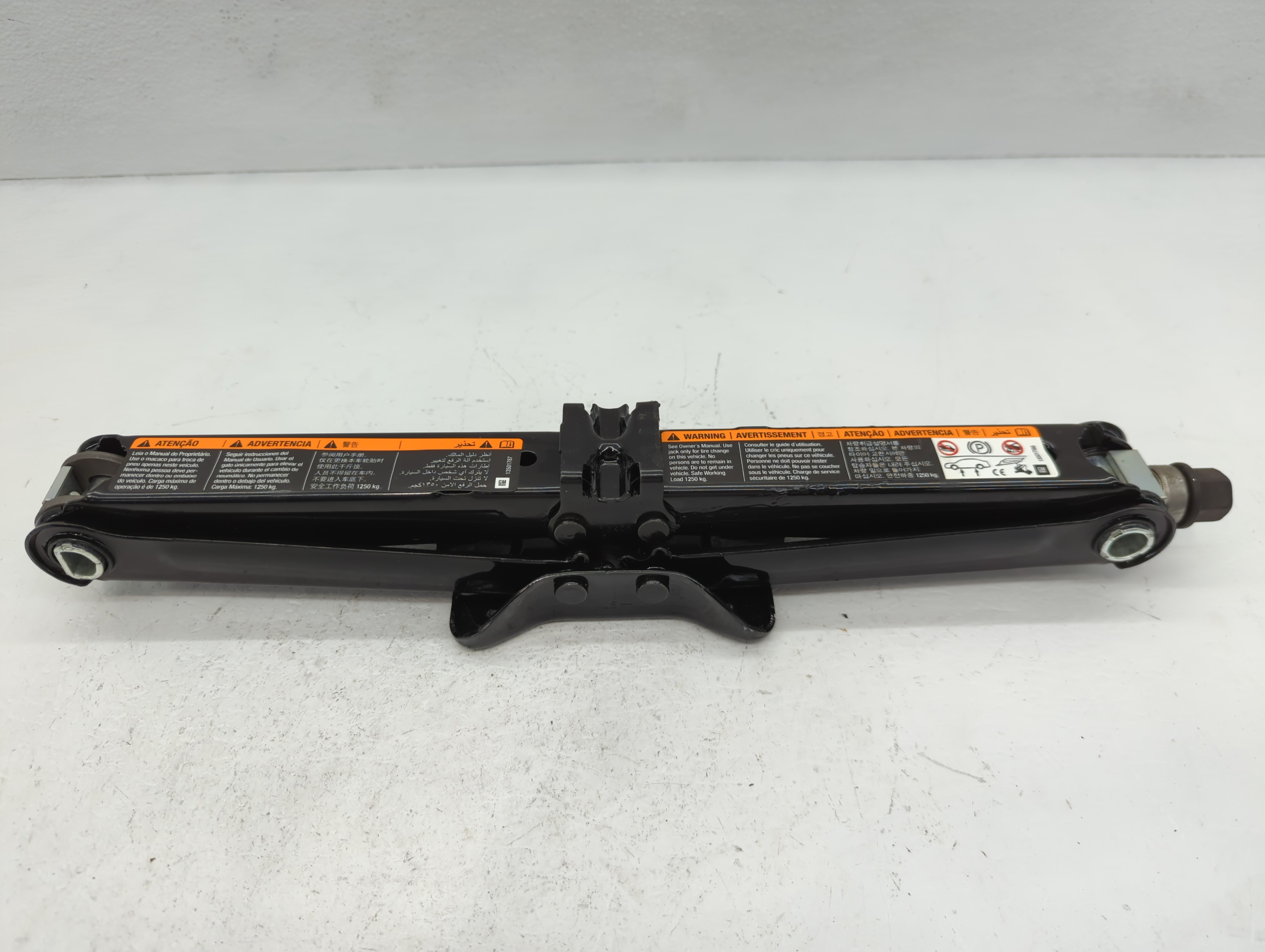 2016 Chevrolet Cruze Limited Spare Scissor Car Jack 1112478 - Oemusedautoparts1.com