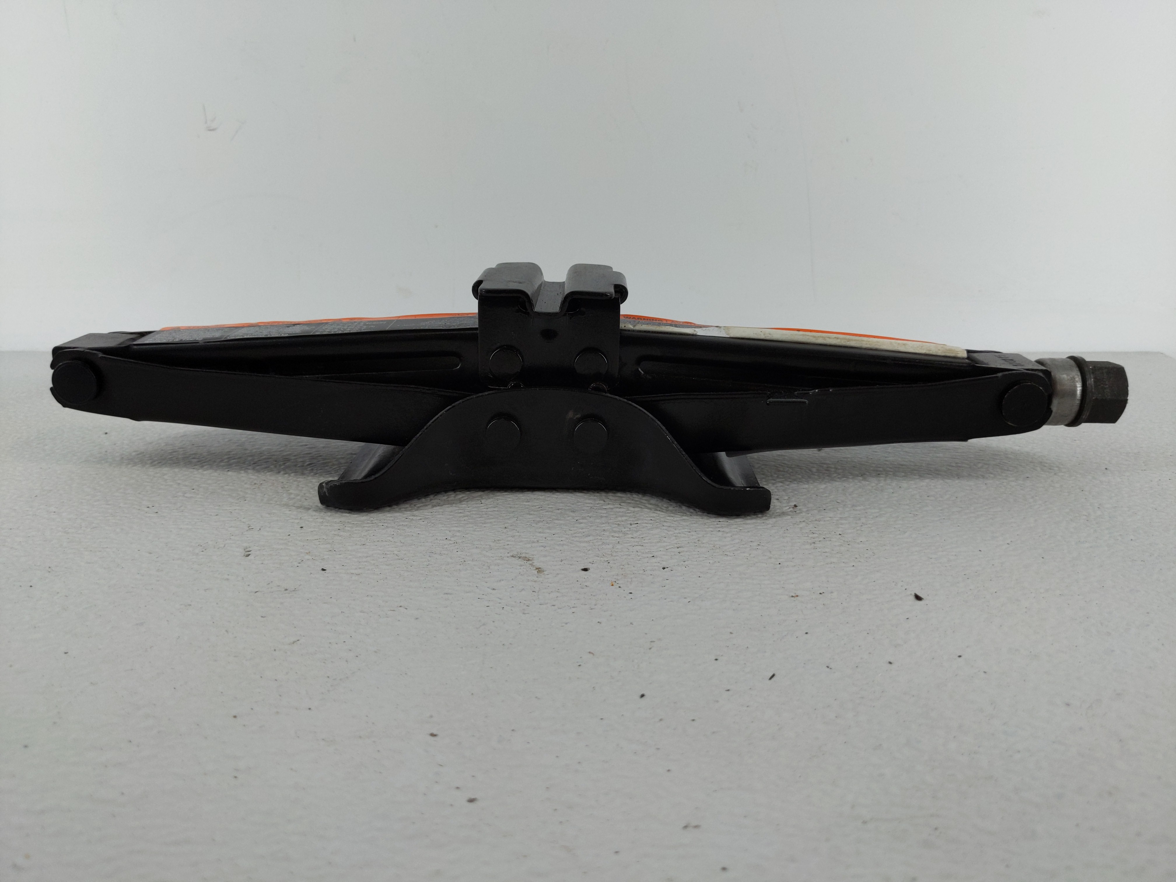 2013 Cadillac Xts Spare Scissor Car Jack 1112484 - Oemusedautoparts1.com