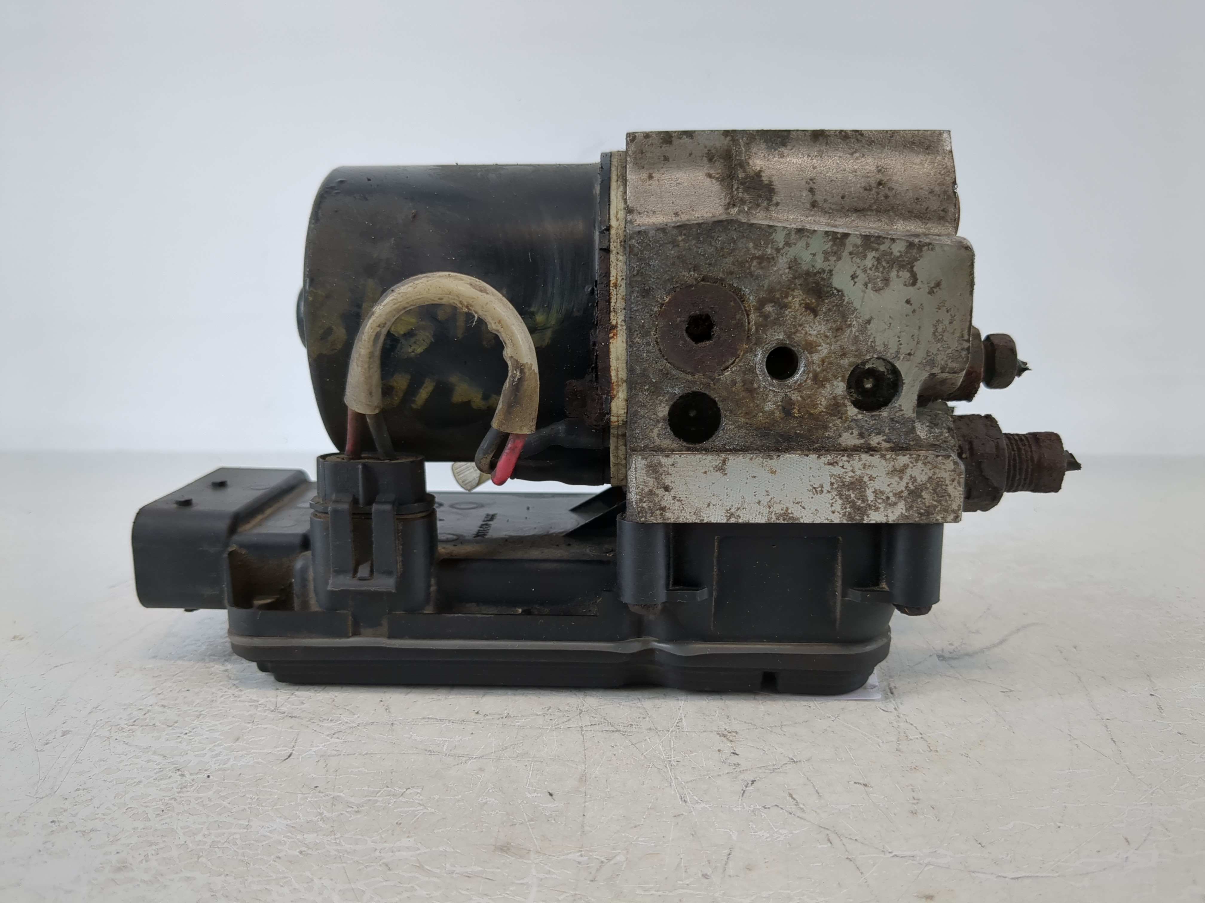 2000-2003 Ford F-150 Abs Pump Control Module 1112516 - Oemusedautoparts1.com