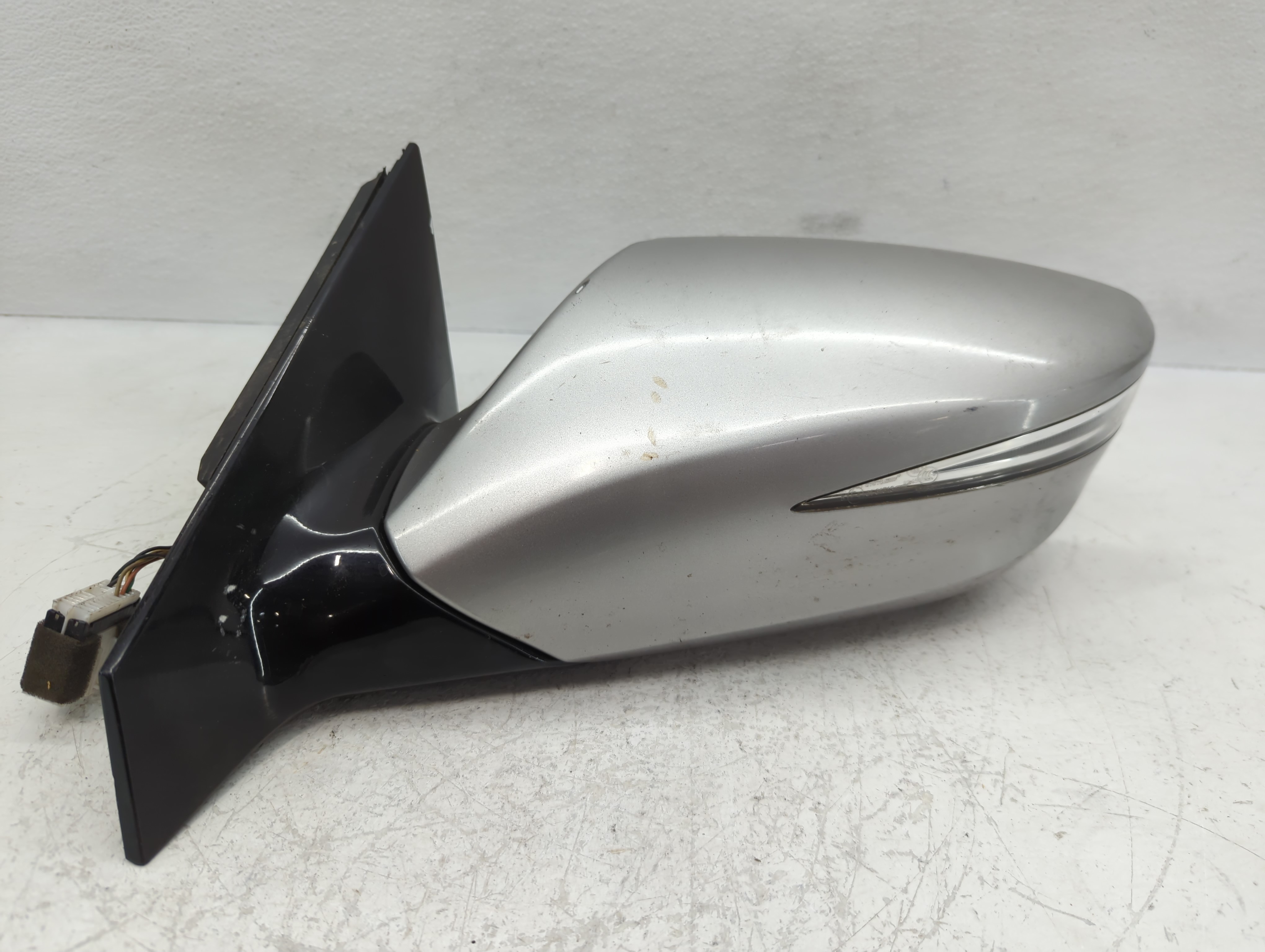 Picture of 2012-2013 Hyundai Azera Driver Left Side View Power Door Mirror Silver 1112554
