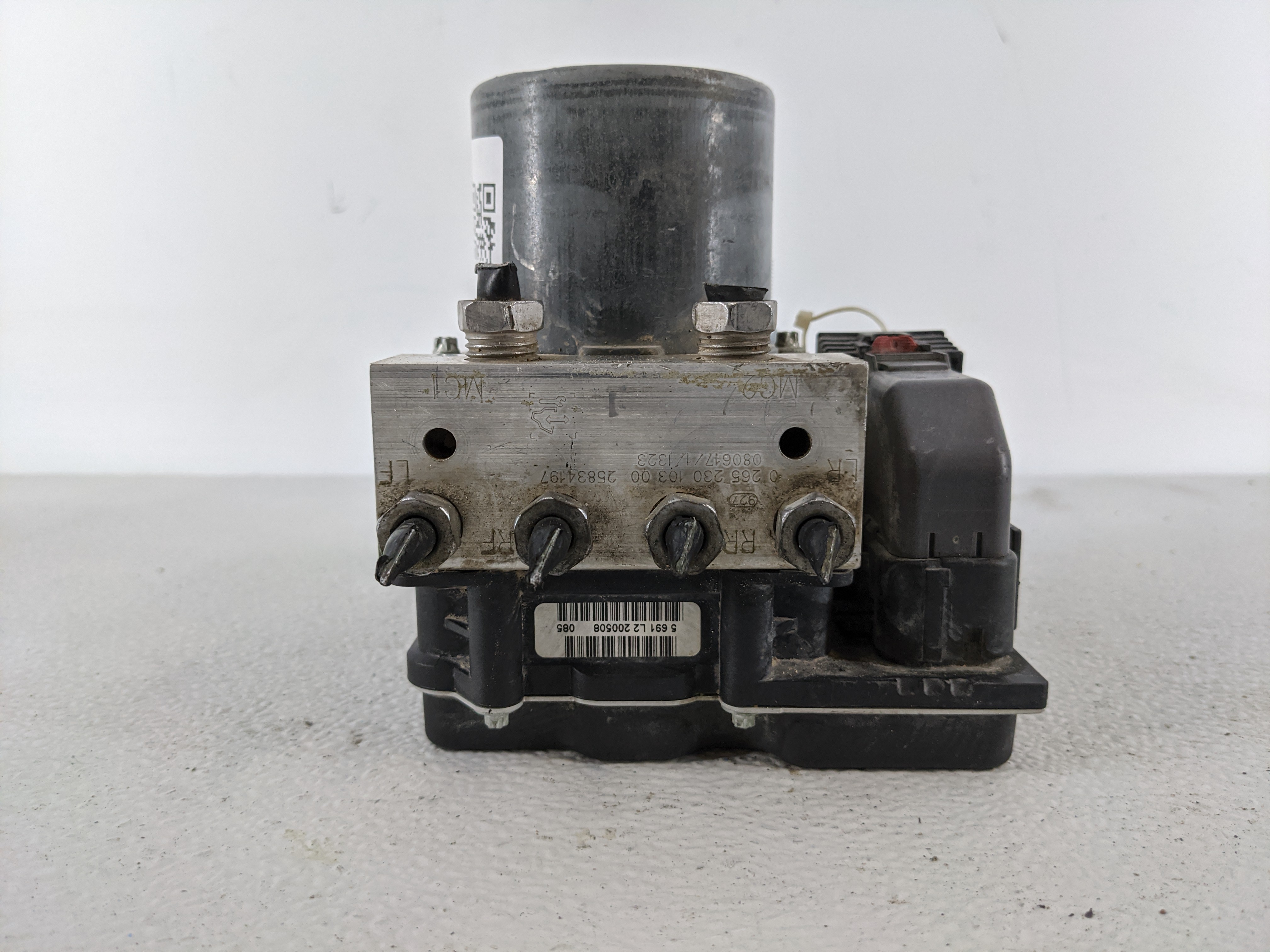 Gmc Yukon Xl Abs Pump Control Module 1112611 - Oemusedautoparts1.com
