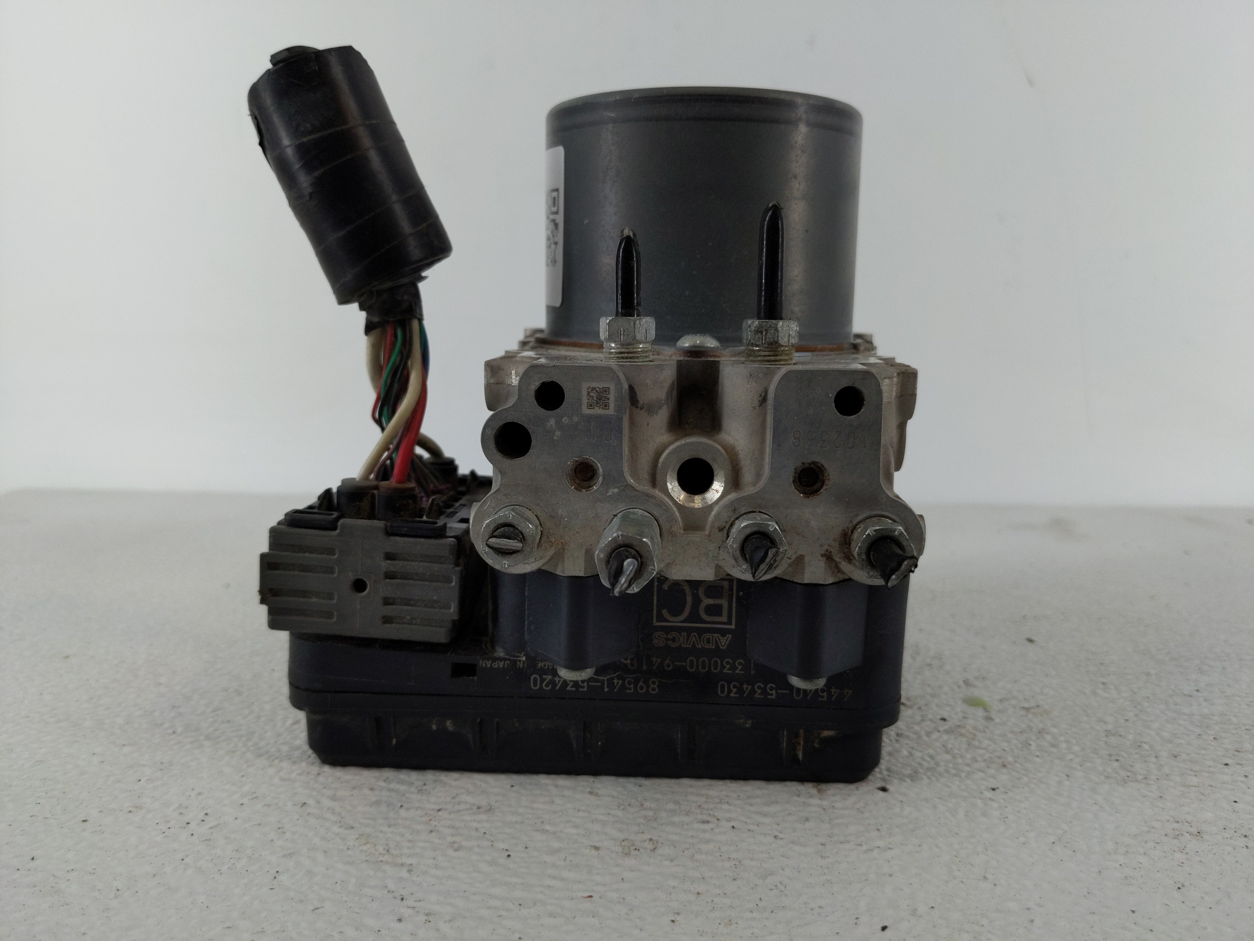 2016-2016 Lexus Is200t Abs Pump Control Module 1112716 - Oemusedautoparts1.com