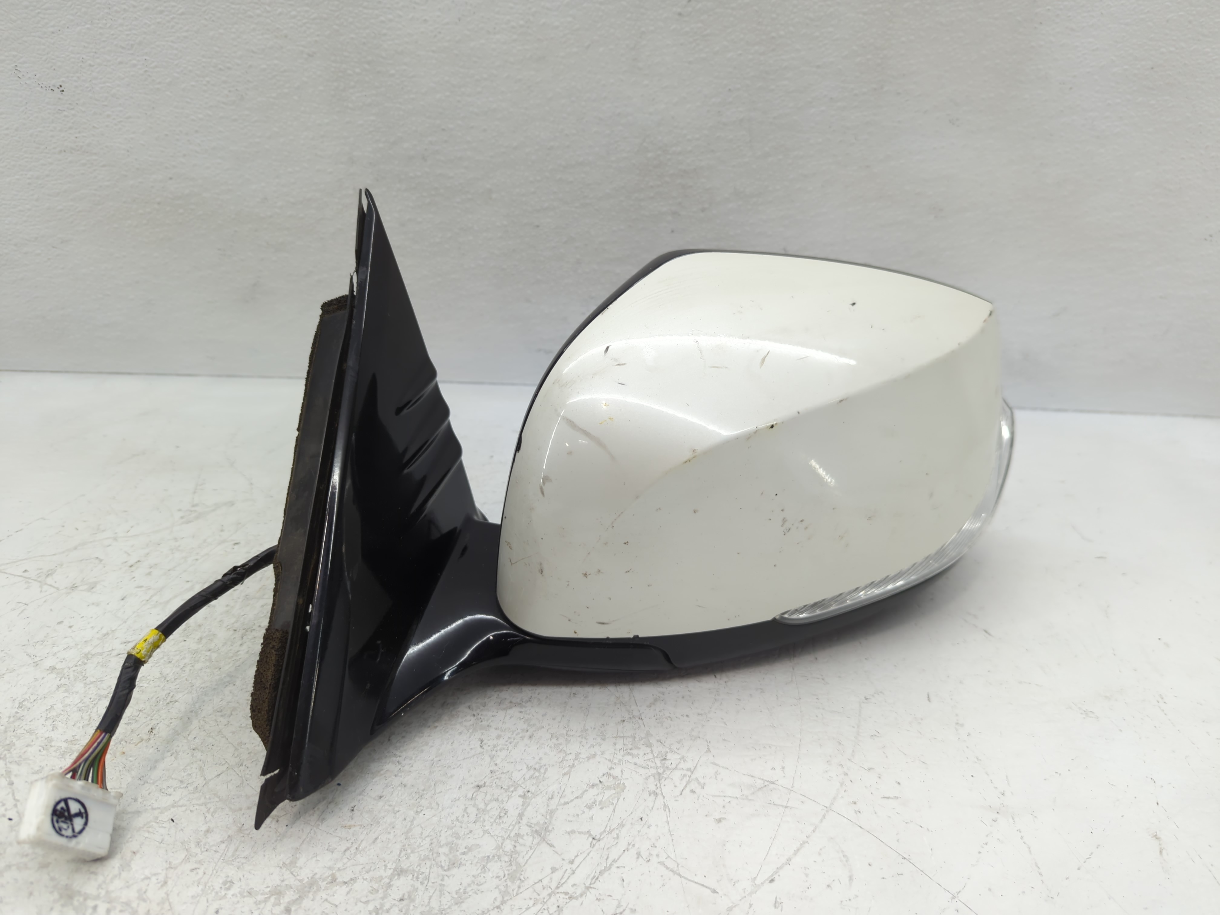 2019-2020 Infiniti Qx50 Driver Left Side View Power Door Mirror White 1112756 - Oemusedautoparts1.com