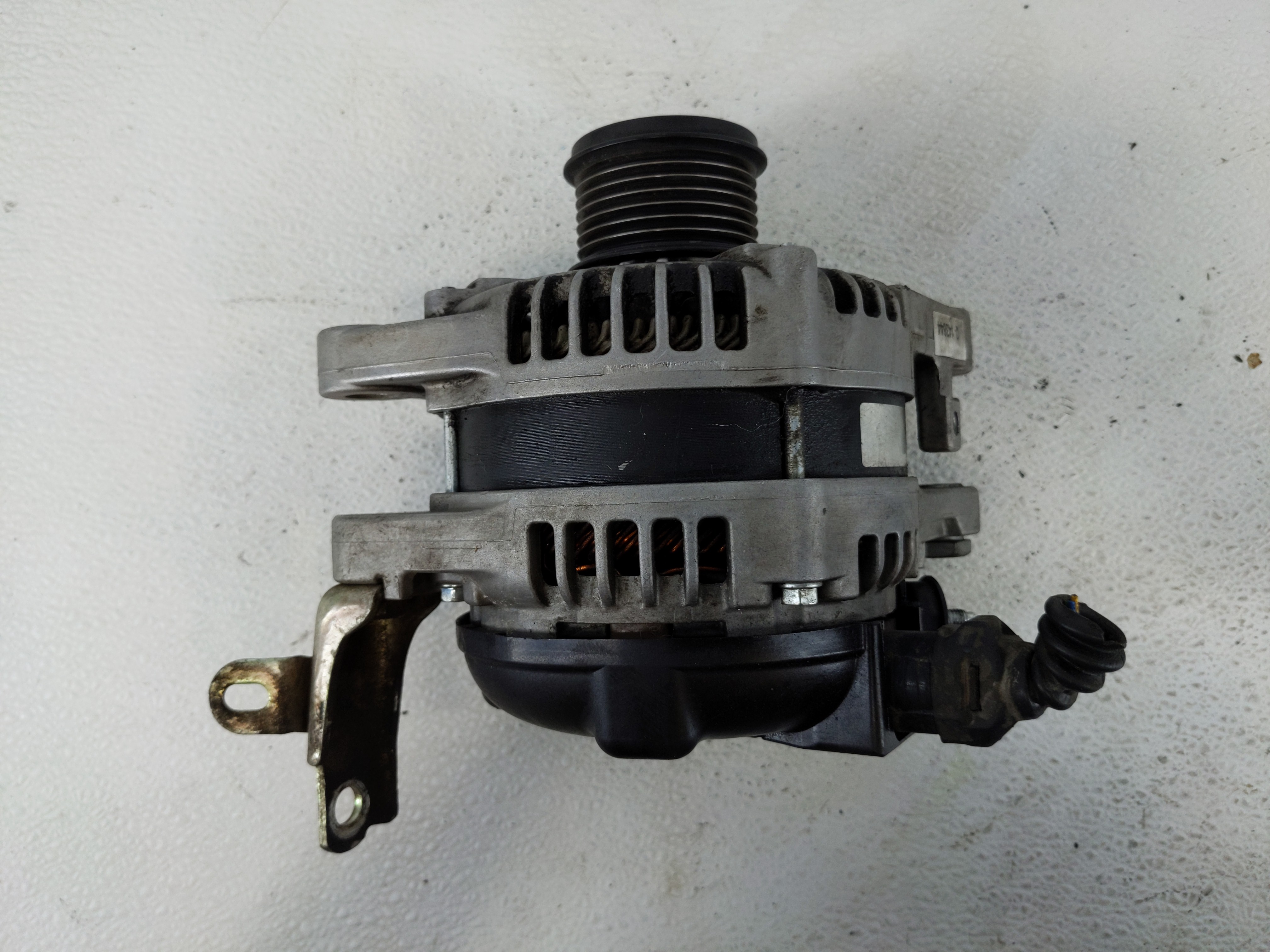 2005 Toyota Avalon Alternator Generator Charging Assembly Engine Oem 1112773 - Oemusedautoparts1.com