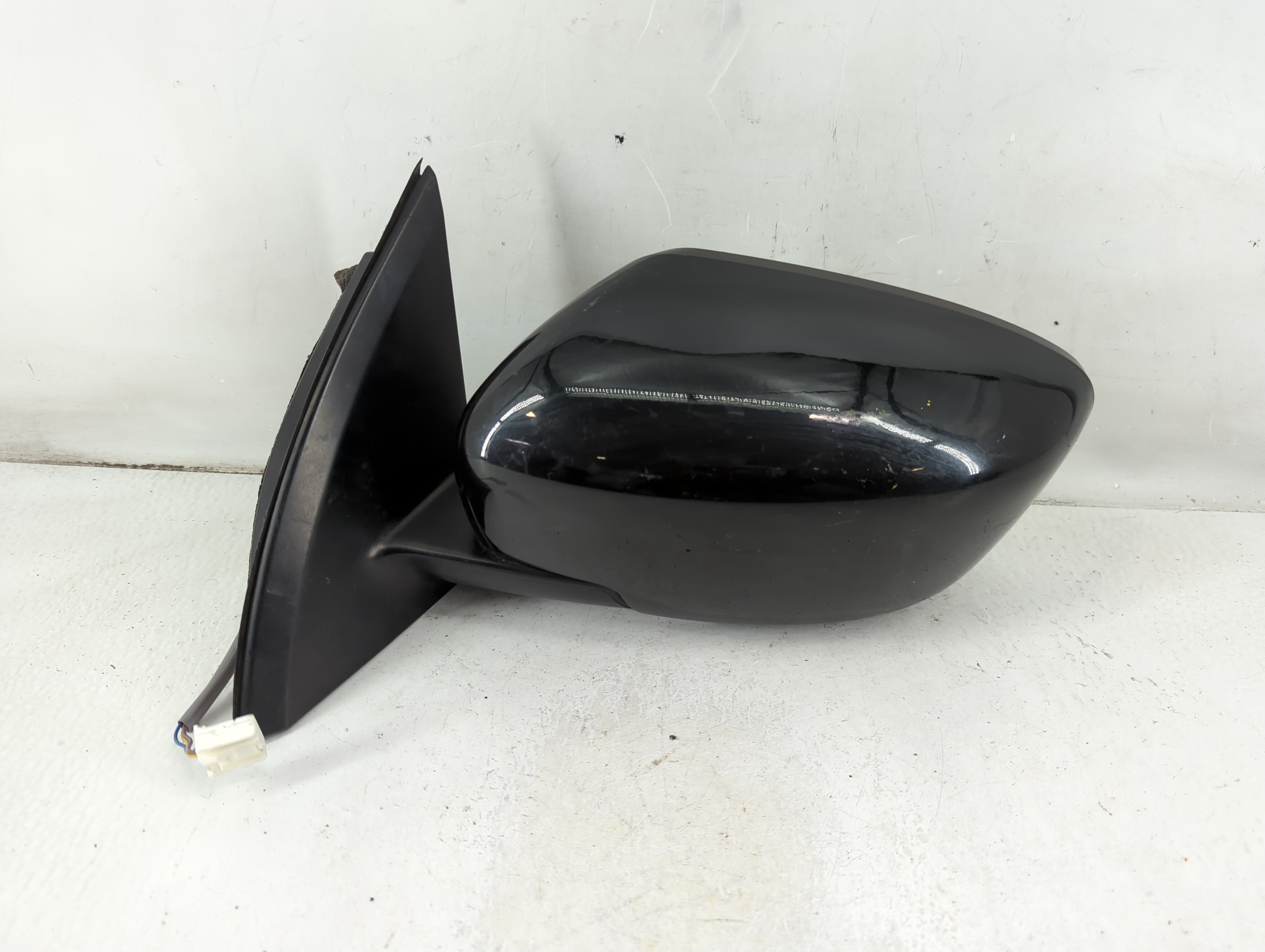 Picture of 2017-2022 Nissan Rogue Sport Driver Left Side View Power Door Mirror 1112775
