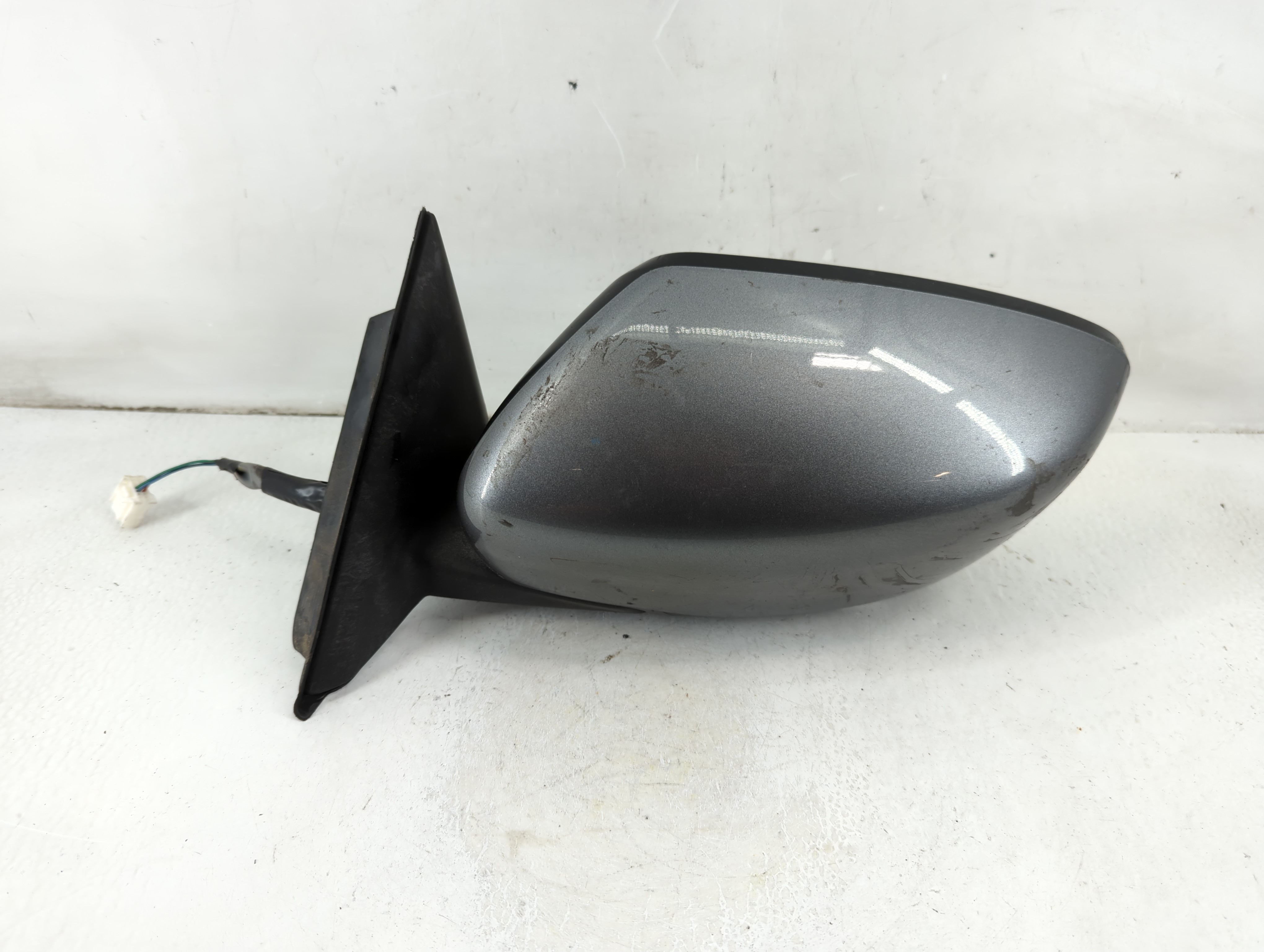 2016-2020 Nissan Rogue Driver Left Side View Power Door Mirror Grey 1112782 - Oemusedautoparts1.com
