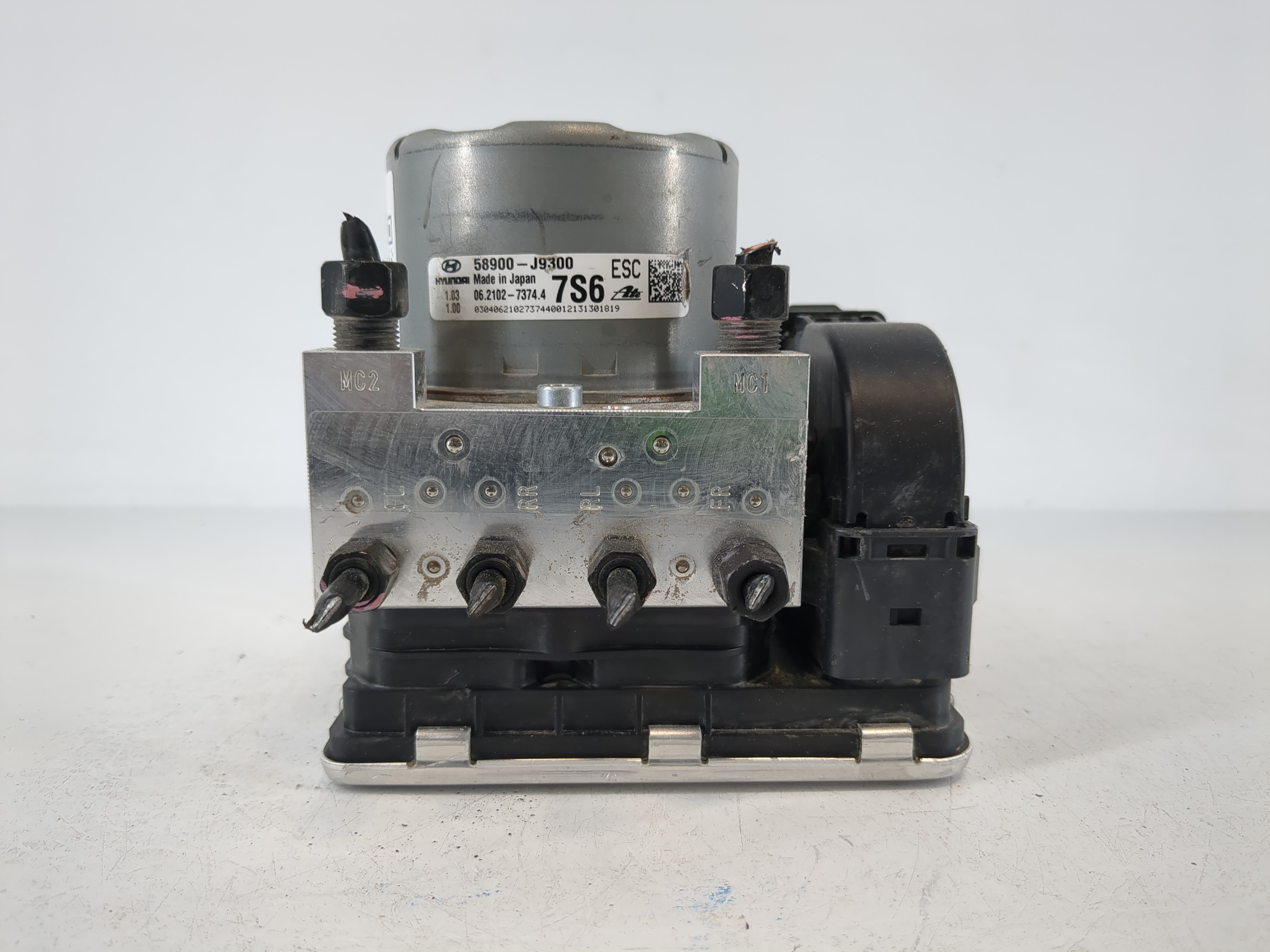 2022-2022 Hyundai Kona Abs Pump Control Module 1112817 - Oemusedautoparts1.com