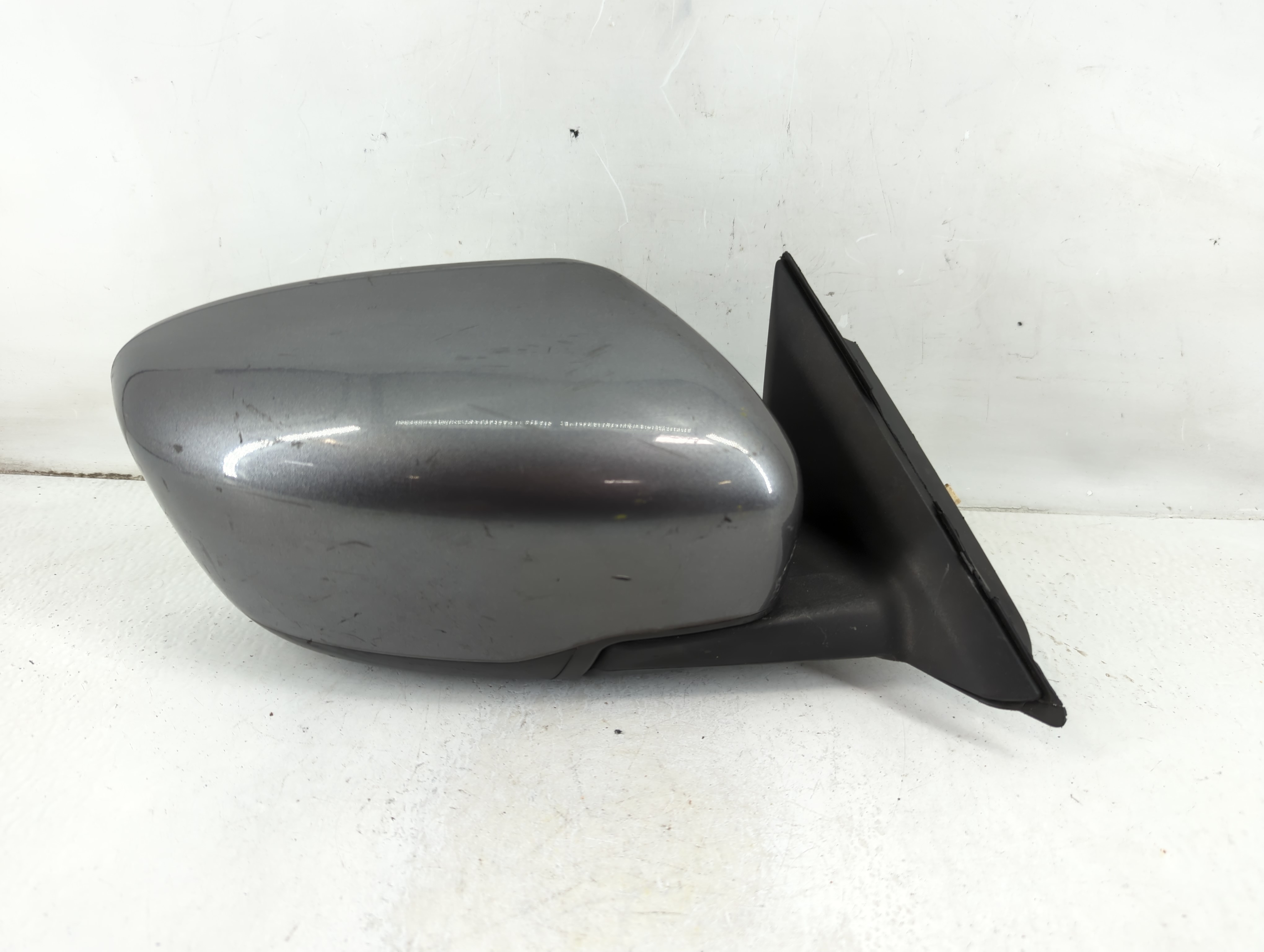 2016-2020 Nissan Rogue Passenger Right Side View Power Door Mirror Grey 1112889 - Oemusedautoparts1.com