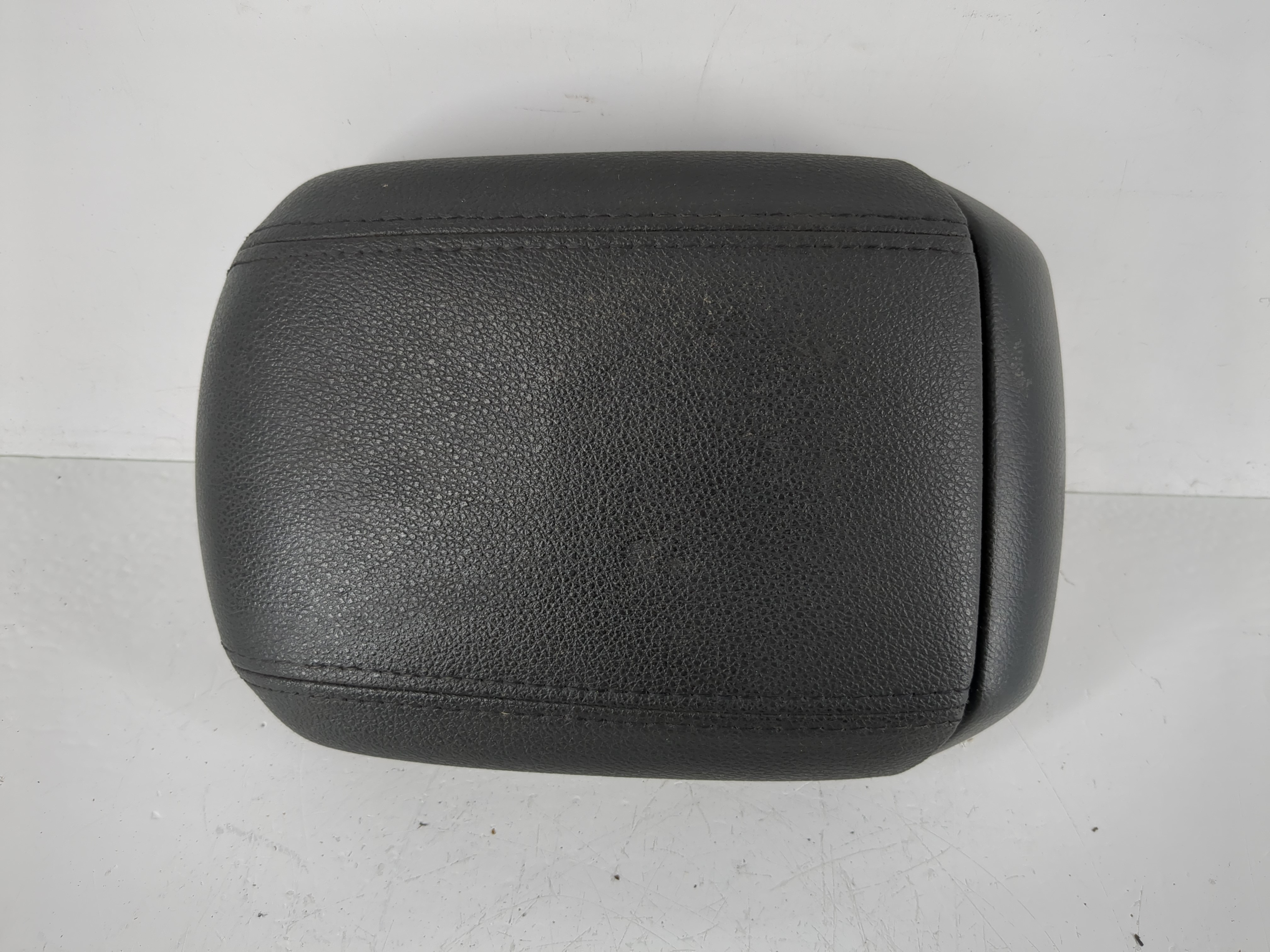 2011-2012 Chevrolet Cruze Center Console Armrest Cover Lid Black 1112958 - Oemusedautoparts1.com