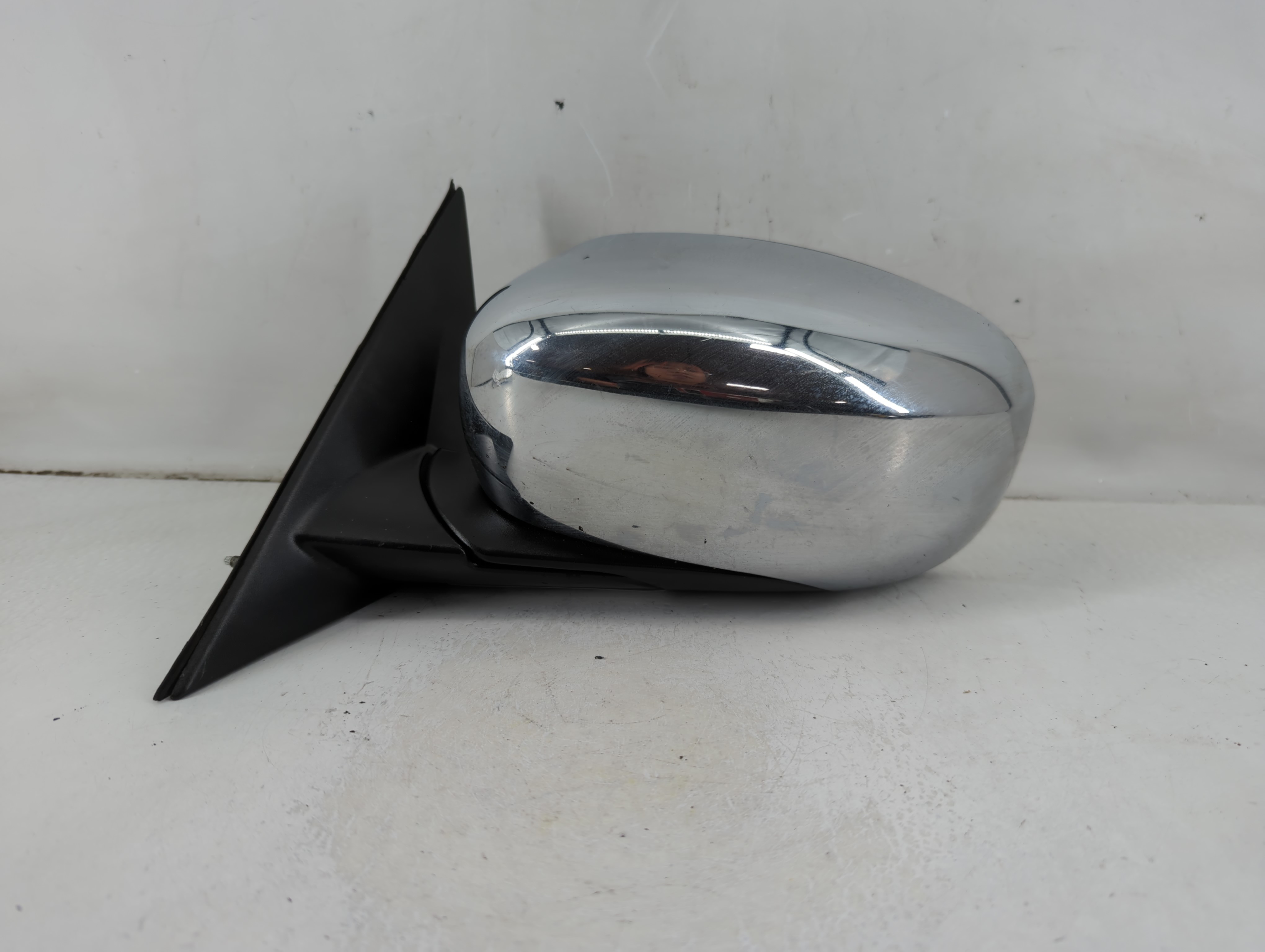 2005-2010 Chrysler 300 Driver Left Side View Power Door Mirror Chrome 1112967 - Oemusedautoparts1.com