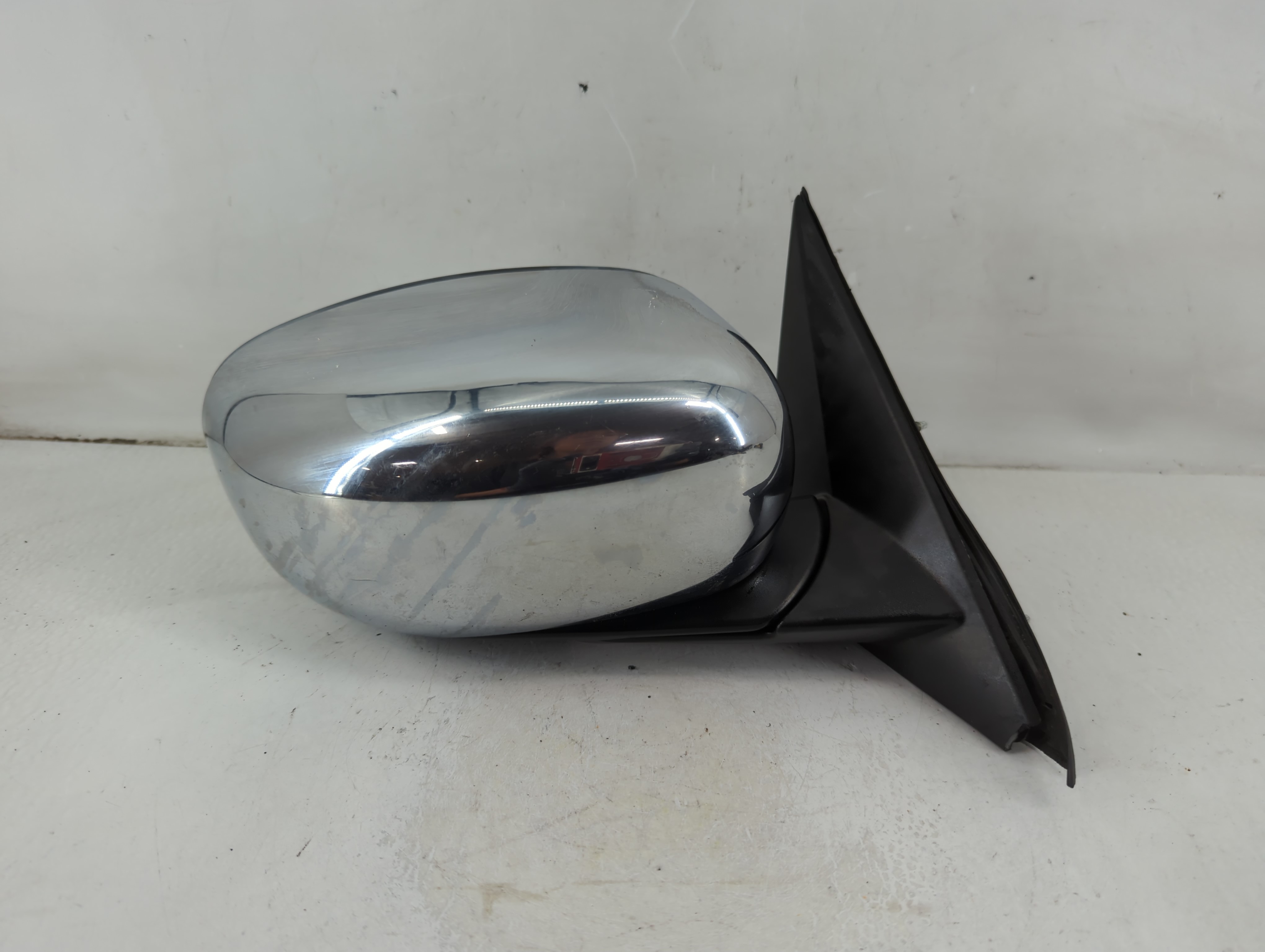 2005-2010 Chrysler 300 Passenger Right Side View Power Door Mirror 1112976 - Oemusedautoparts1.com
