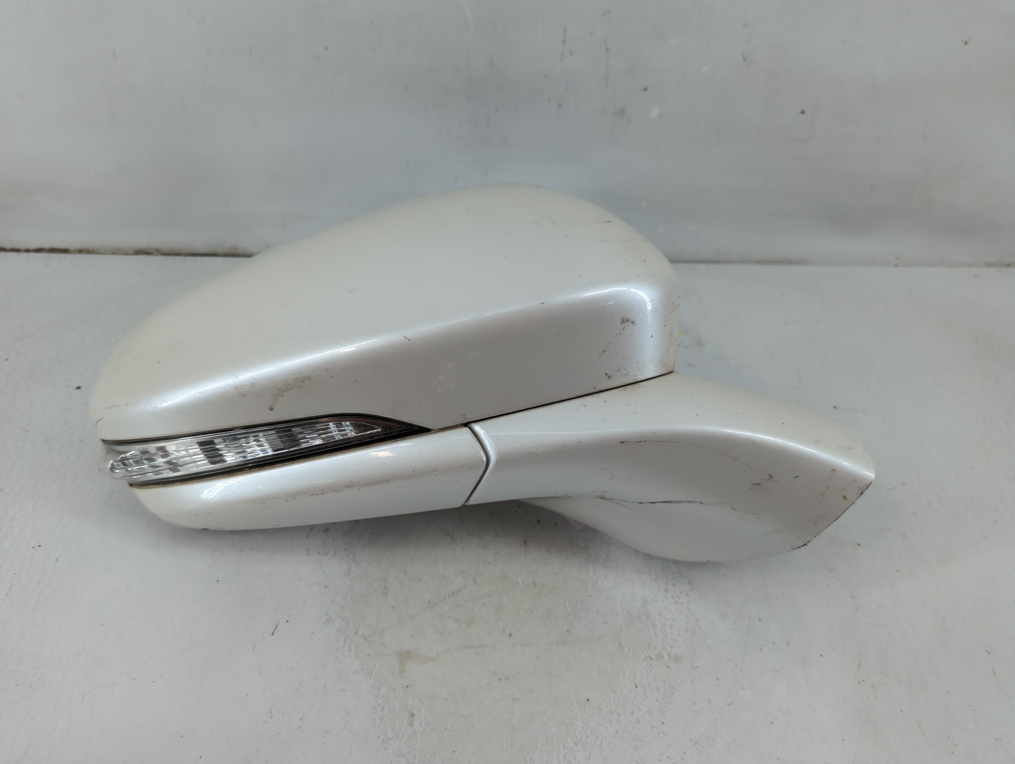 2013-2014 Ford Fusion Passenger Right Side View Power Door Mirror White 1112980 - Oemusedautoparts1.com