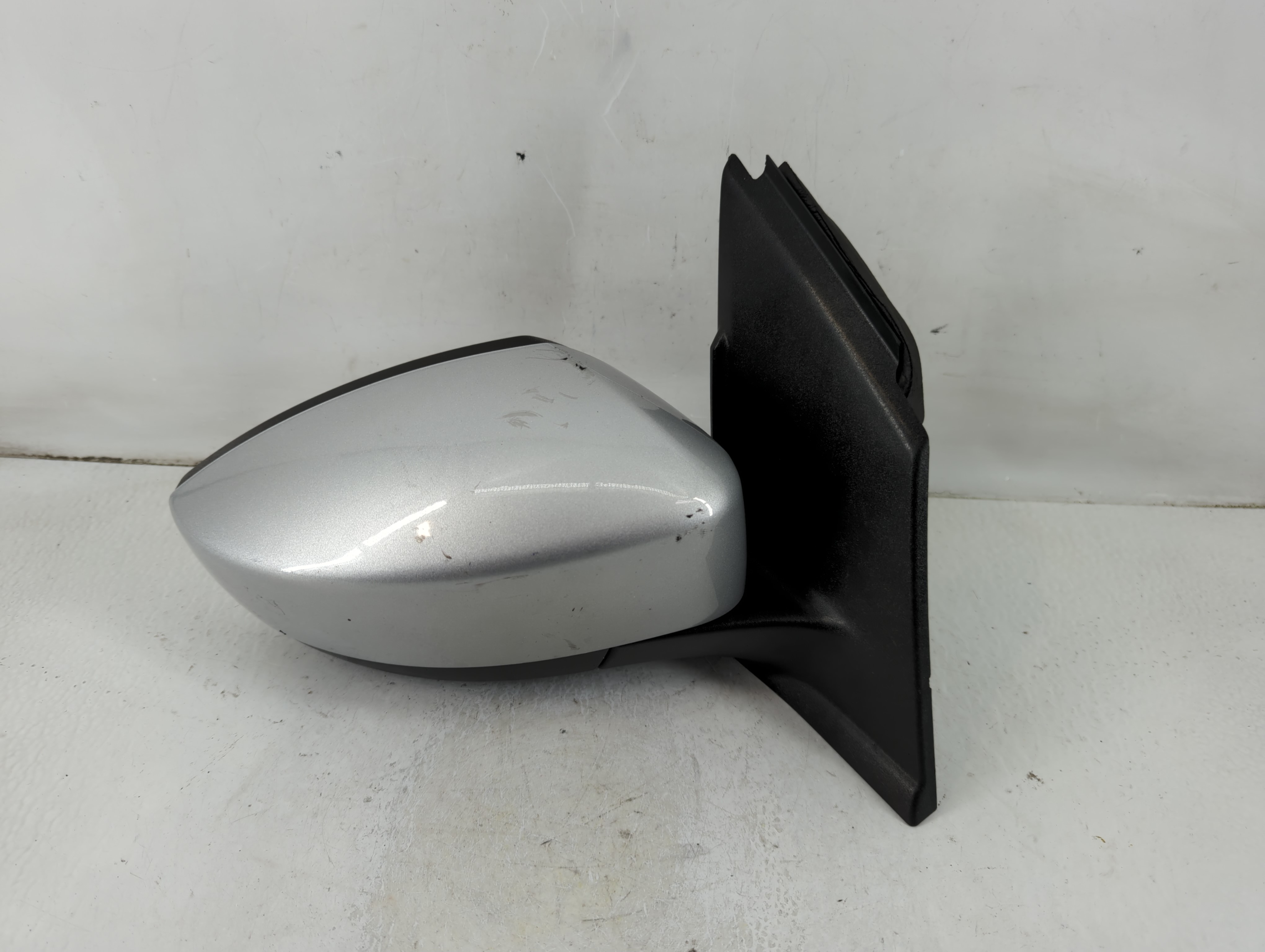 2017-2019 Ford Escape Passenger Right Side View Power Door Mirror Silver 1113066 - Oemusedautoparts1.com