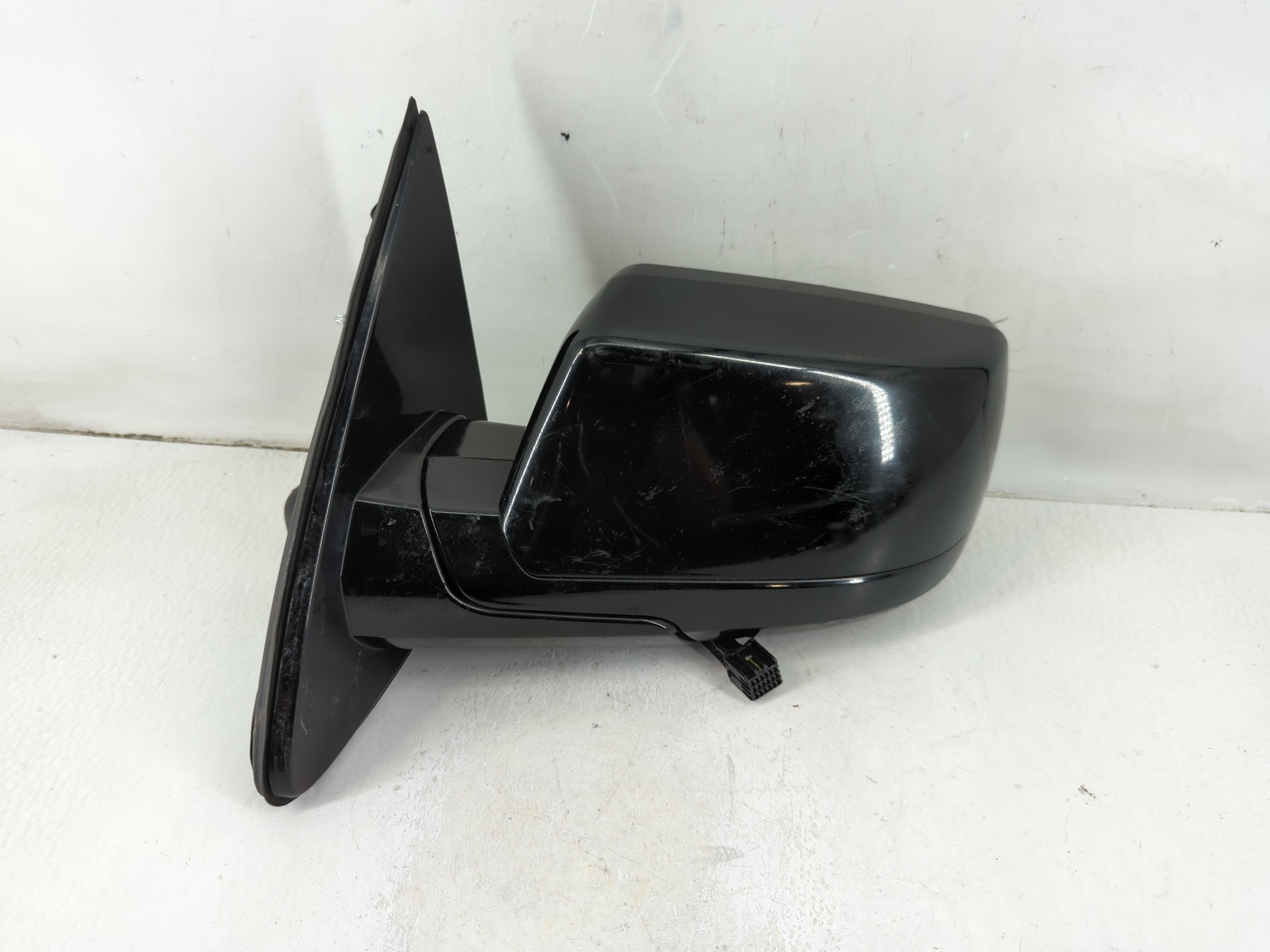 Picture of 2015-2020 Chevrolet Tahoe Driver Left Side View Power Door Mirror Black 1113074