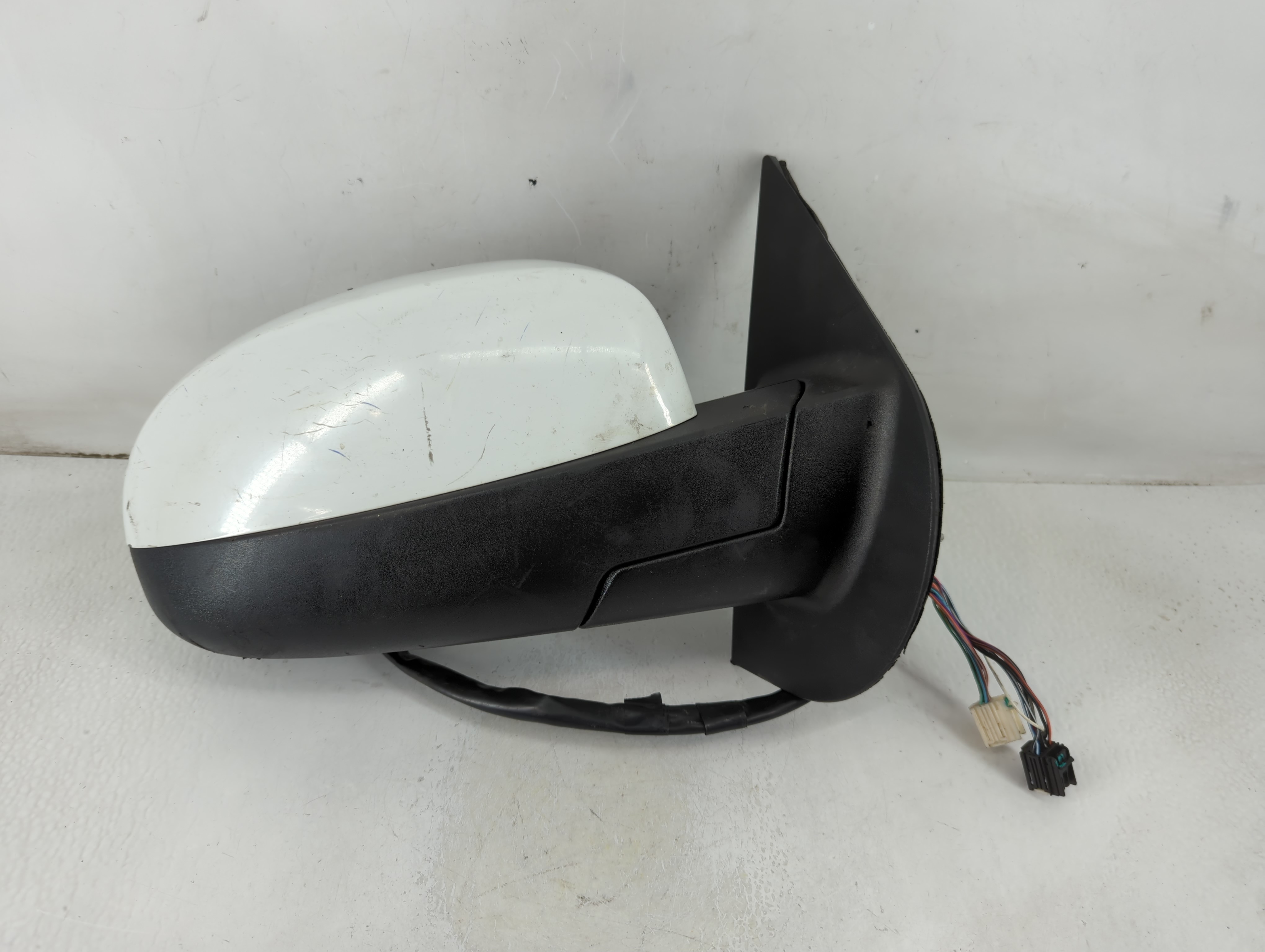 Picture of Gmc Yukon Xl Passenger Right Side View Power Door Mirror White 1113090