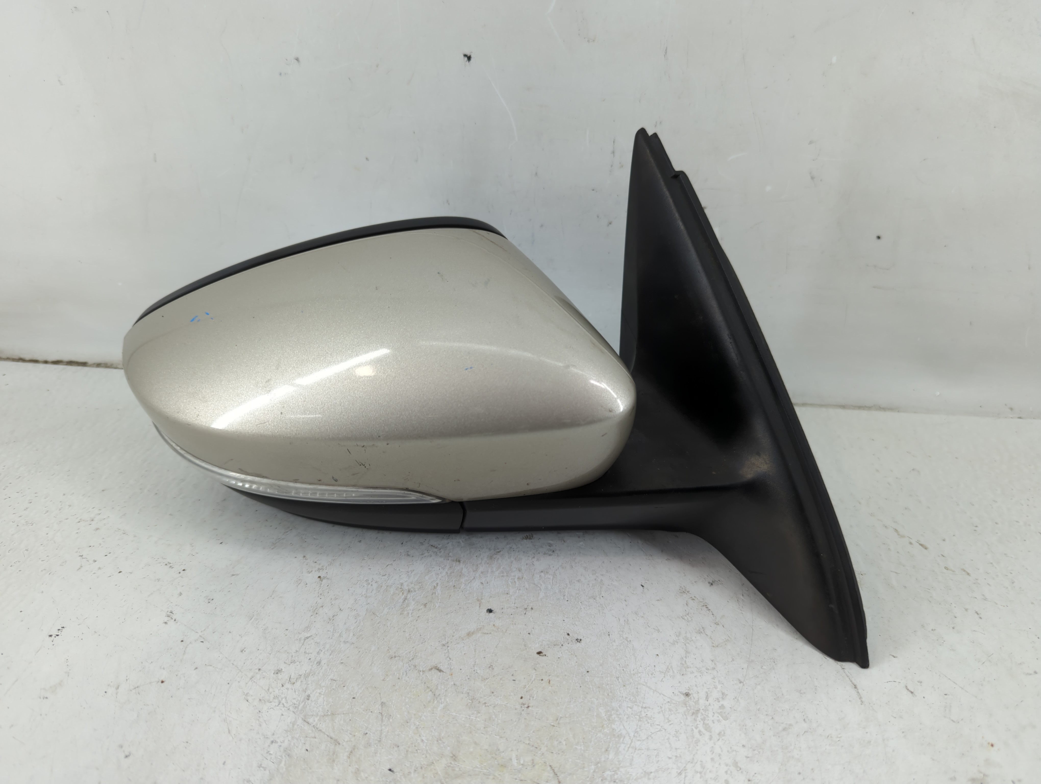 2011-2016 Volkswagen Jetta Passenger Right Side View Power Door Mirror 1113110 - Oemusedautoparts1.com
