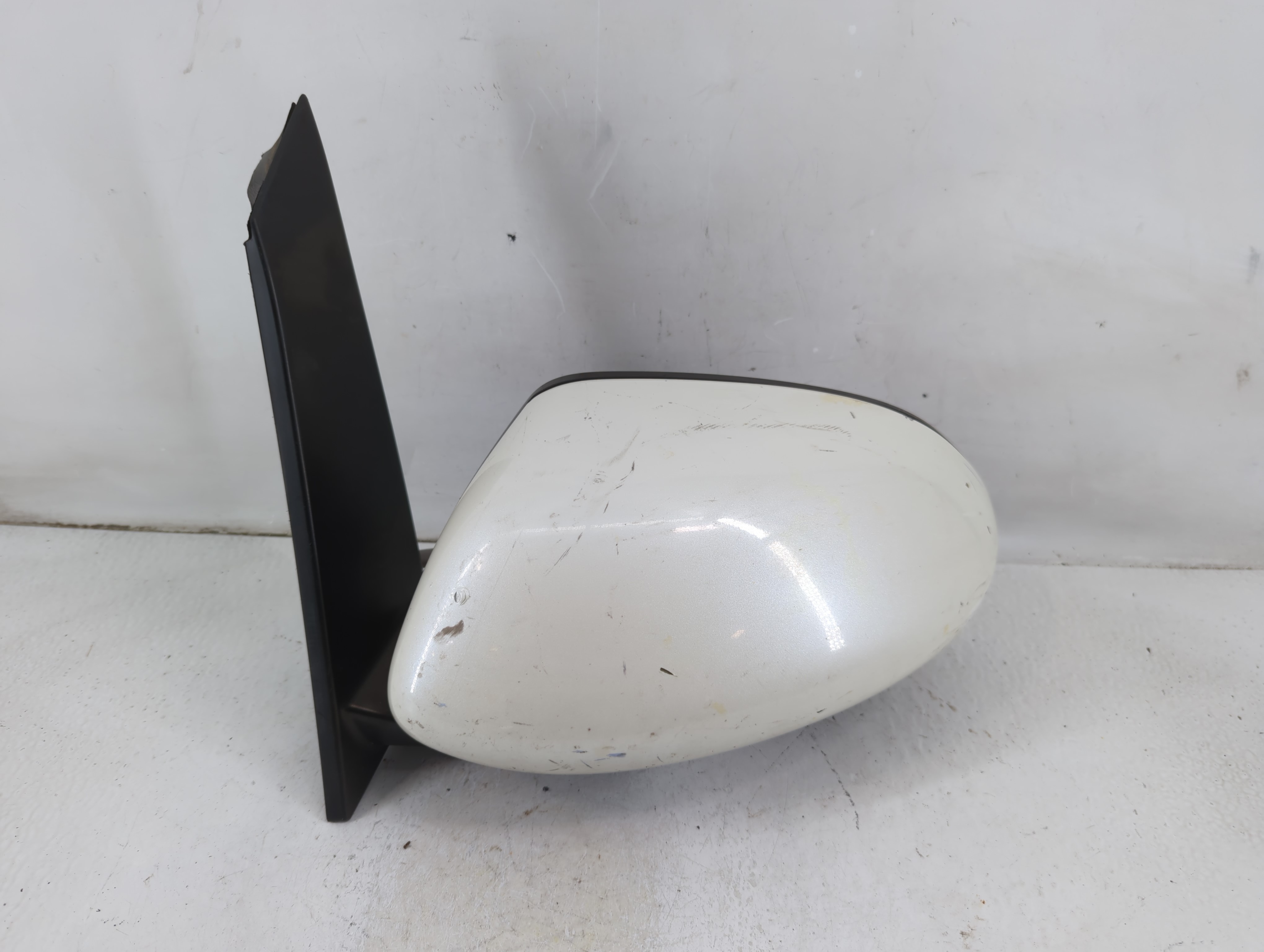 2014-2017 Honda Odyssey Driver Left Side View Power Door Mirror White 1113125 - Oemusedautoparts1.com