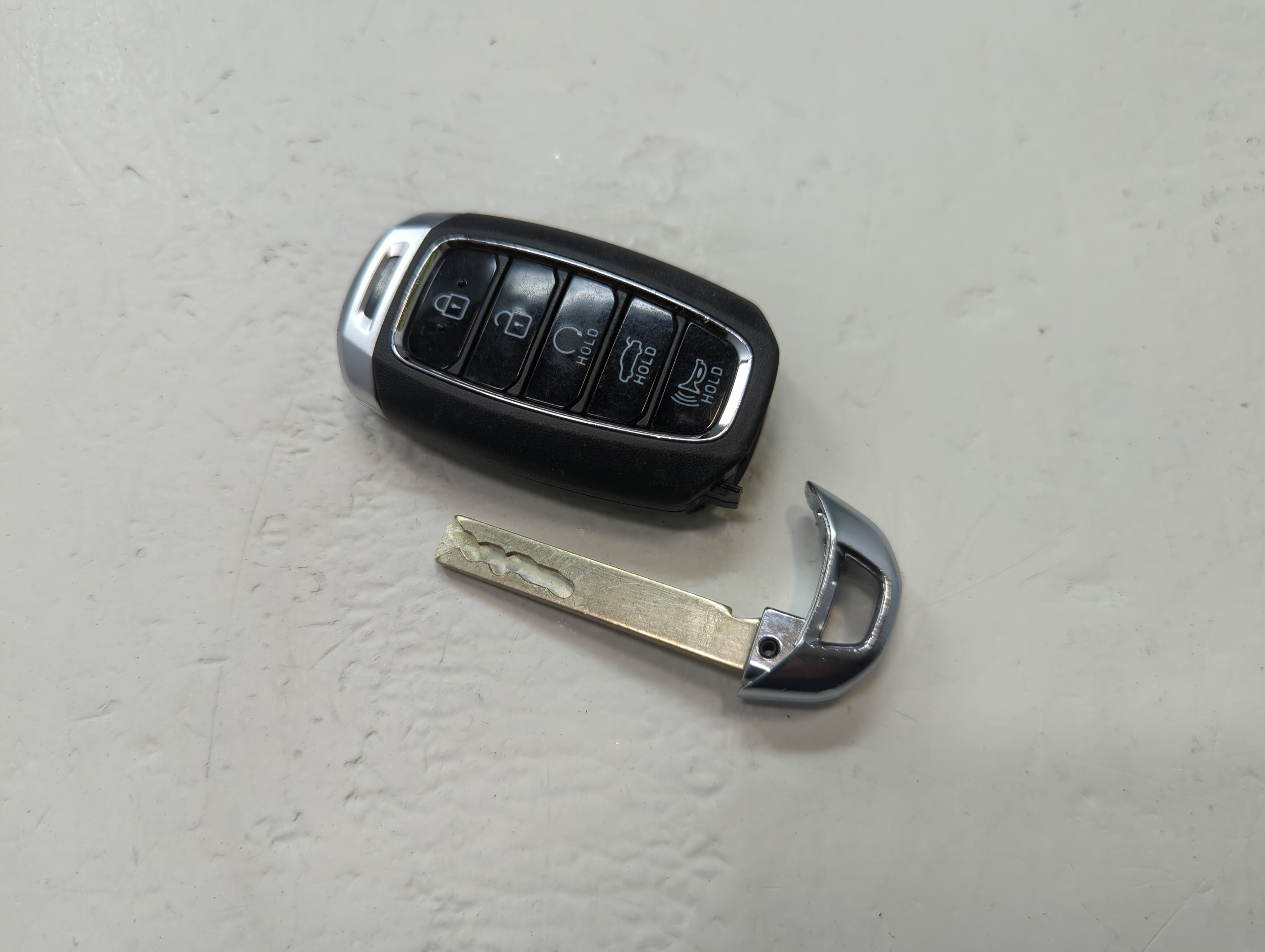 Picture of Hyundai Elantra Keyless Entry Remote Fob NYOMBEC5FOB2004 5 buttons 1113161