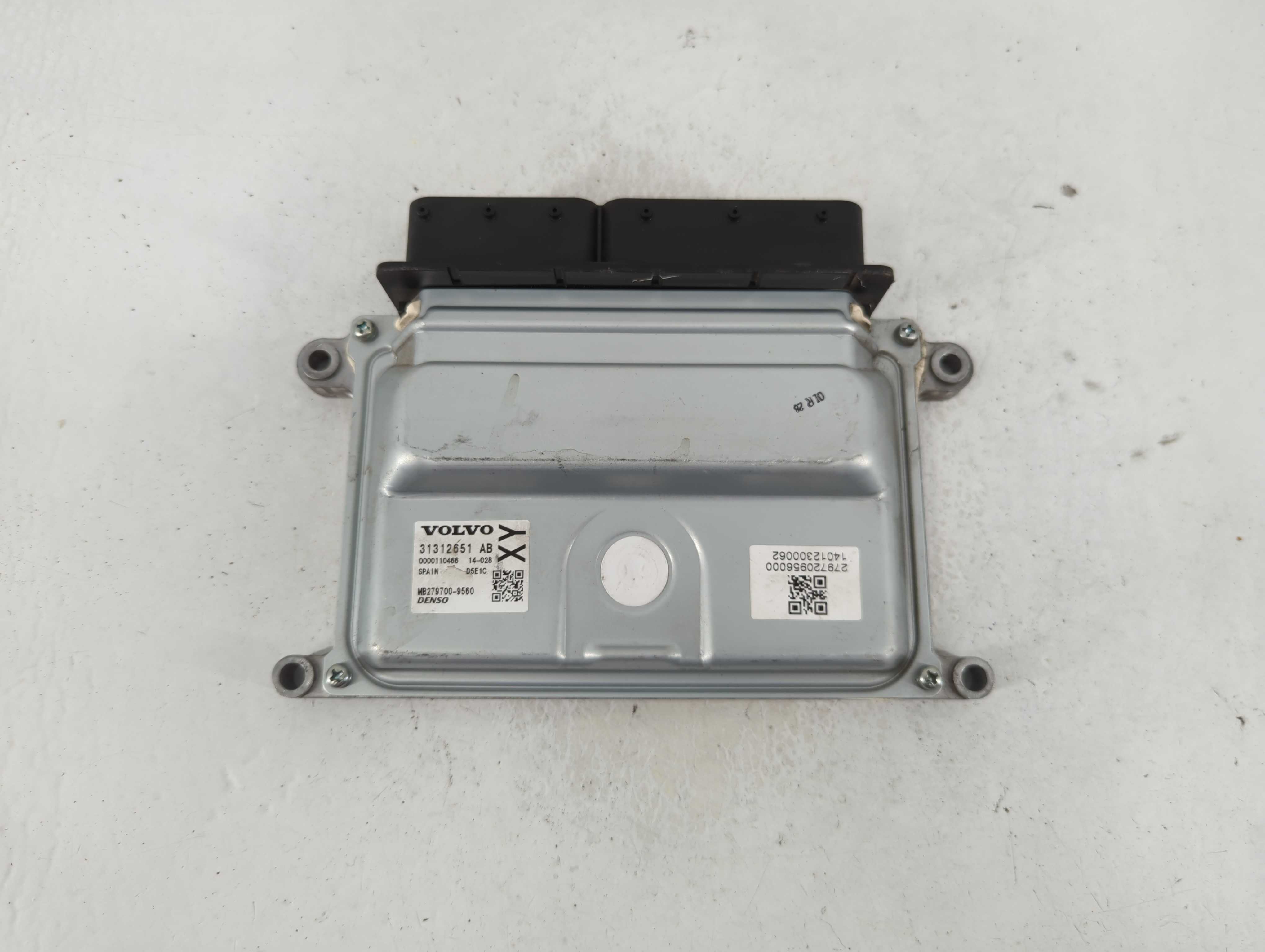 2015-2016 Volvo V60 Engine Control Computer Ecu Pcm Ecm Pcu Oem 1113176 - Oemusedautoparts1.com