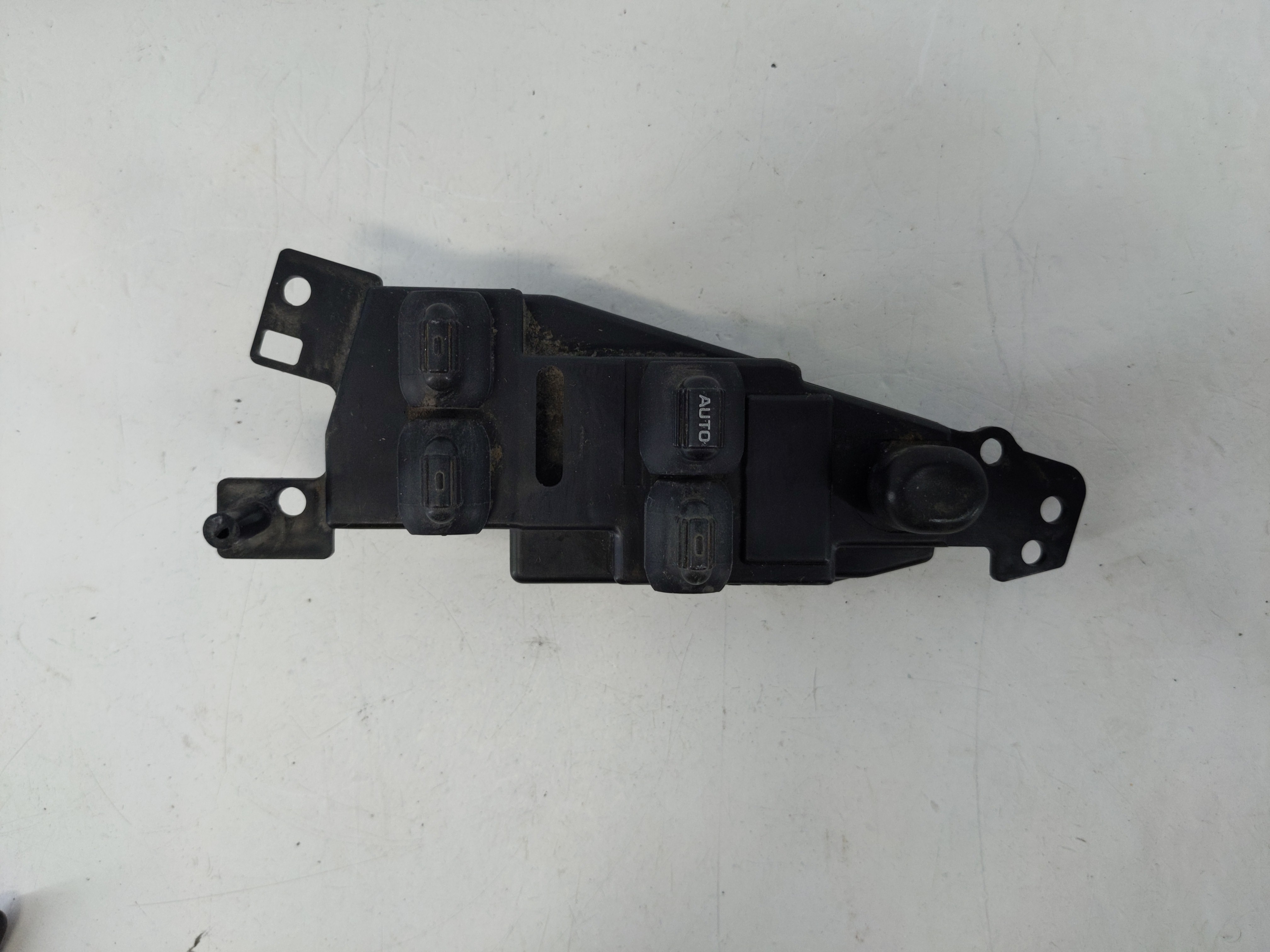2001-2005 Chrysler Sebring Driver Left Door Master Power Window Switch 1114675 - Oemusedautoparts1.com