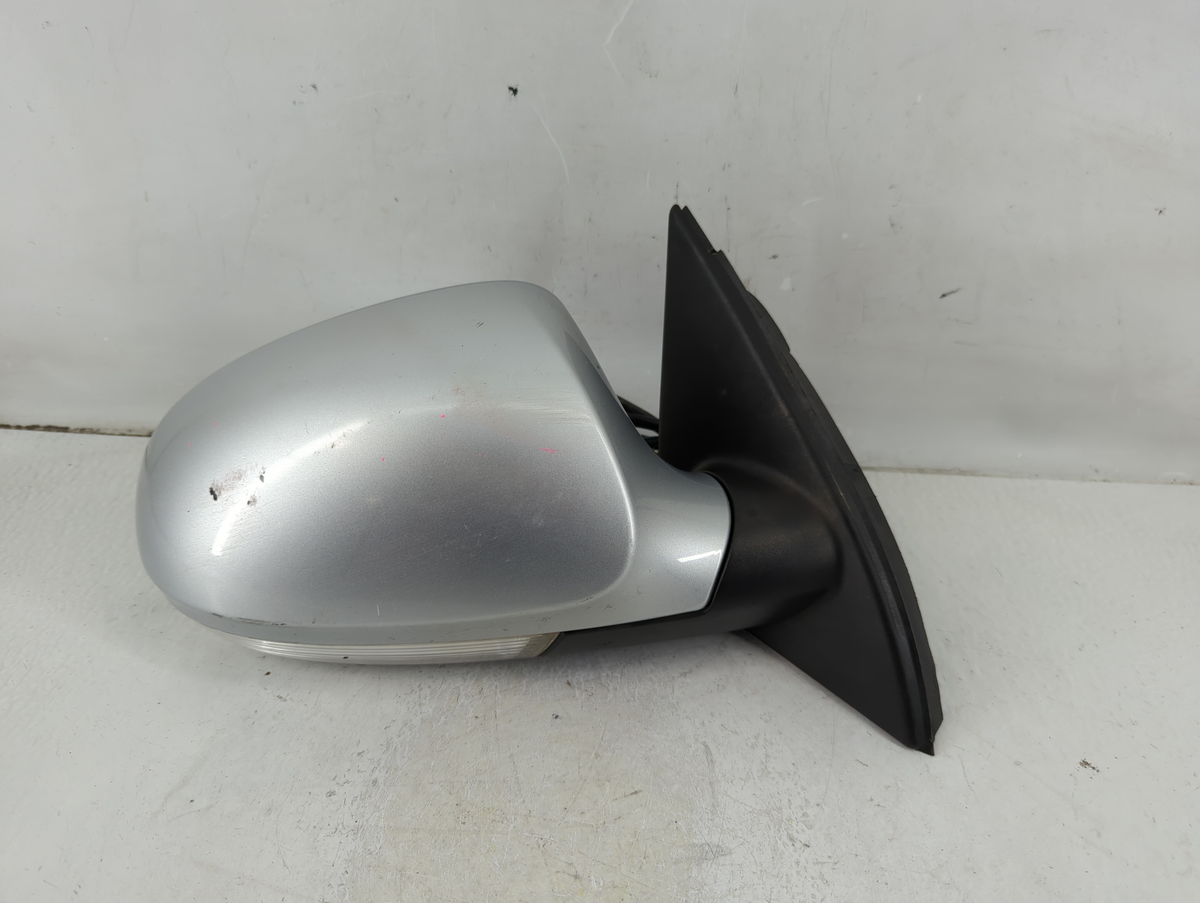 2006-2010 Volkswagen Passat Passenger Right Side View Power Door Mirror 1114716 - Oemusedautoparts1.com