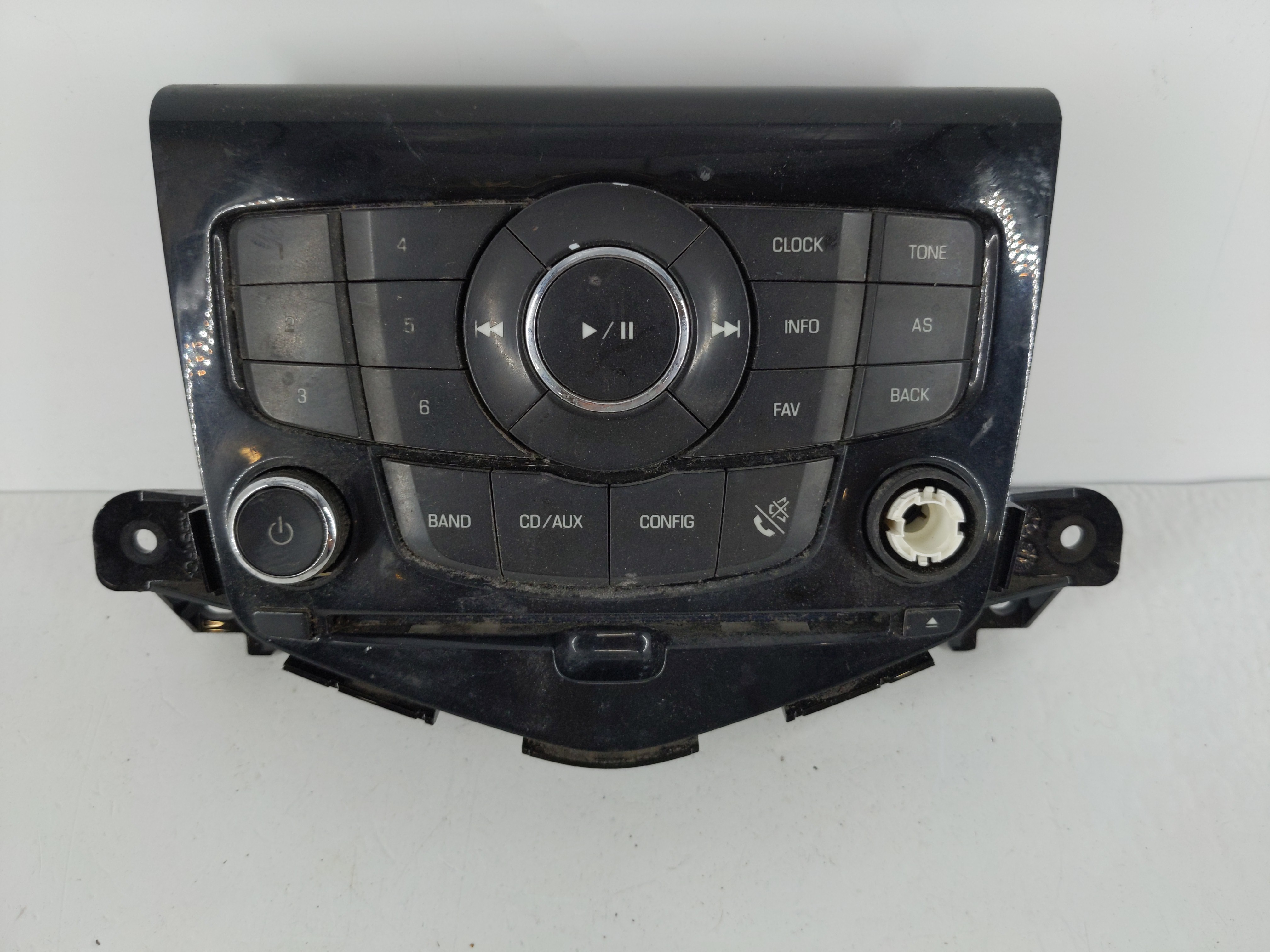 2011-2011 Chevrolet Cruze Am Fm Cd Player Radio Receiver 1114736 - Oemusedautoparts1.com