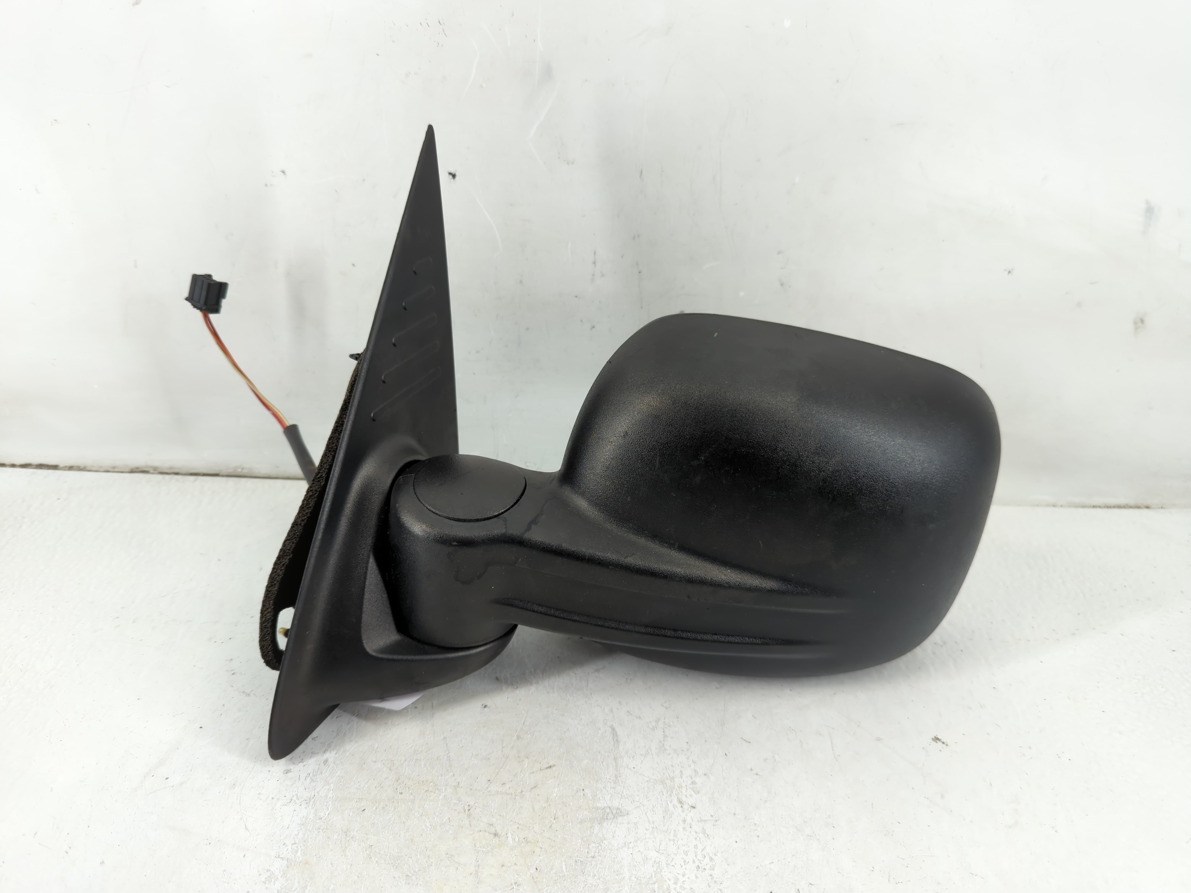 2002-2007 Jeep Liberty Driver Left Side View Power Door Mirror Black 1114744 - Oemusedautoparts1.com