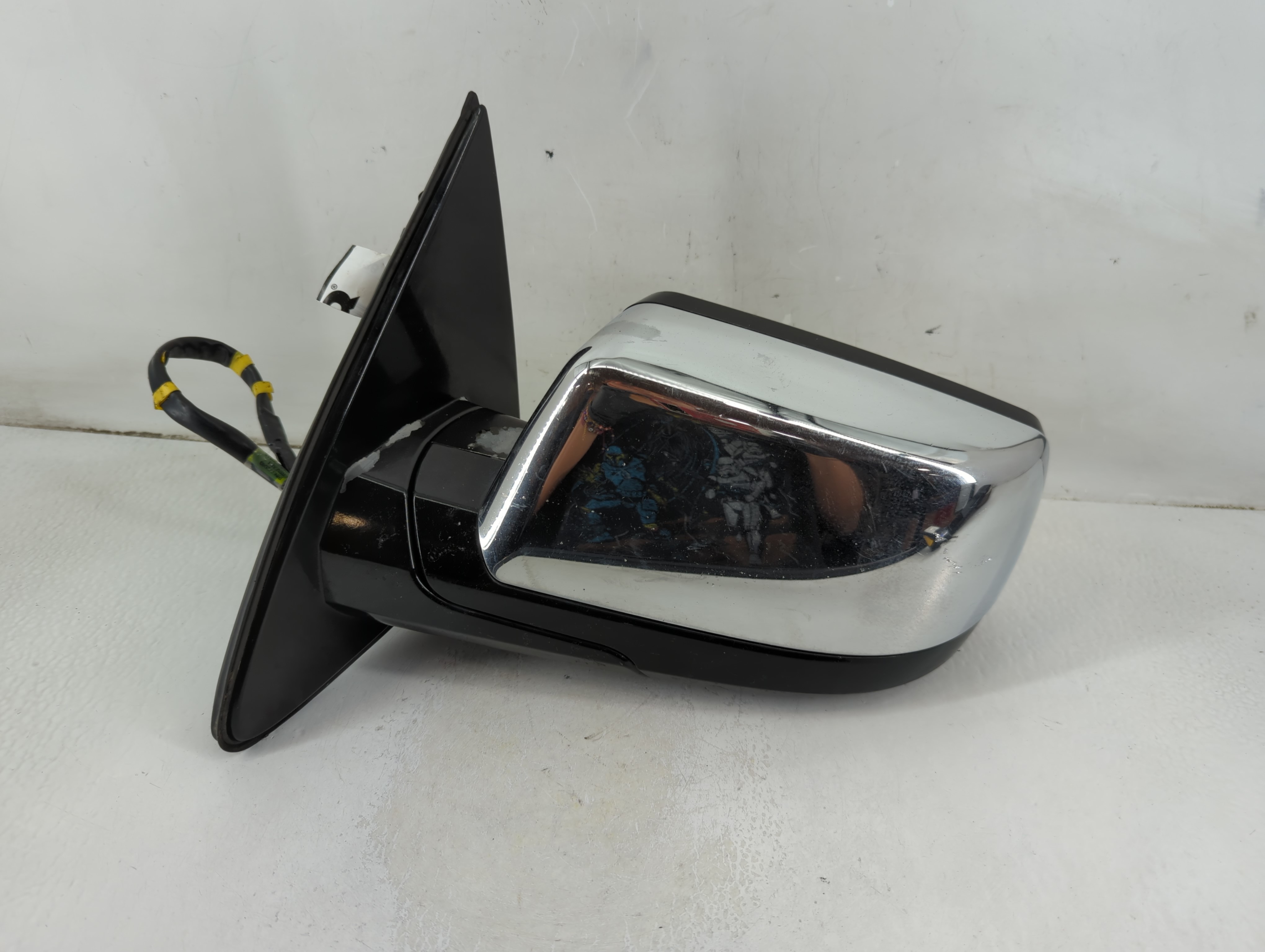 Picture of 2015-2020 Chevrolet Tahoe Driver Left Side View Power Door Mirror Chrome 1114796