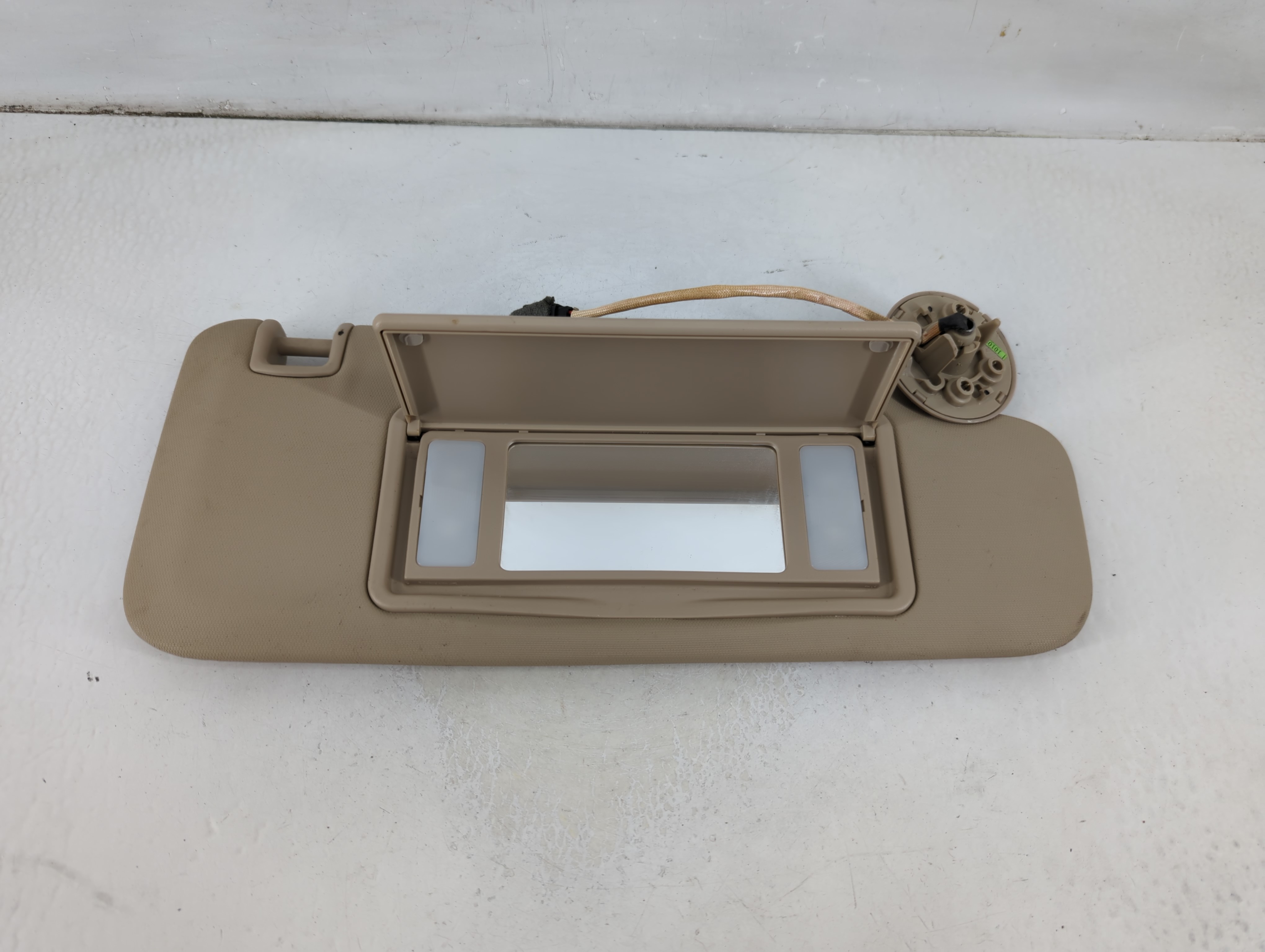 2011-2015 Buick Regal Passenger Sun Visor Mirror Right Sunvisor Beige 1114838 - Oemusedautoparts1.com