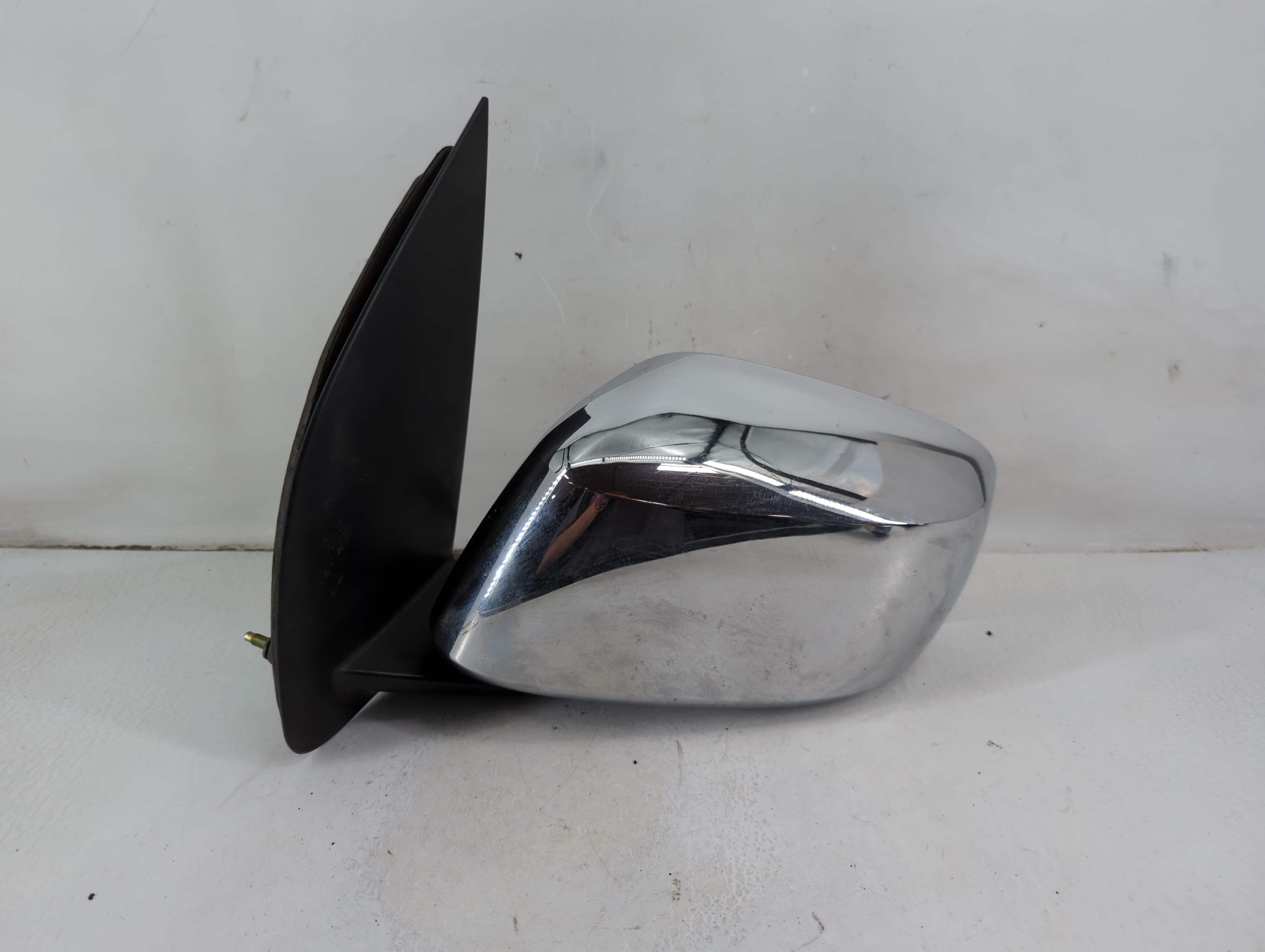2005-2010 Nissan Frontier Driver Left Side View Power Door Mirror Chrome 1114882 - Oemusedautoparts1.com