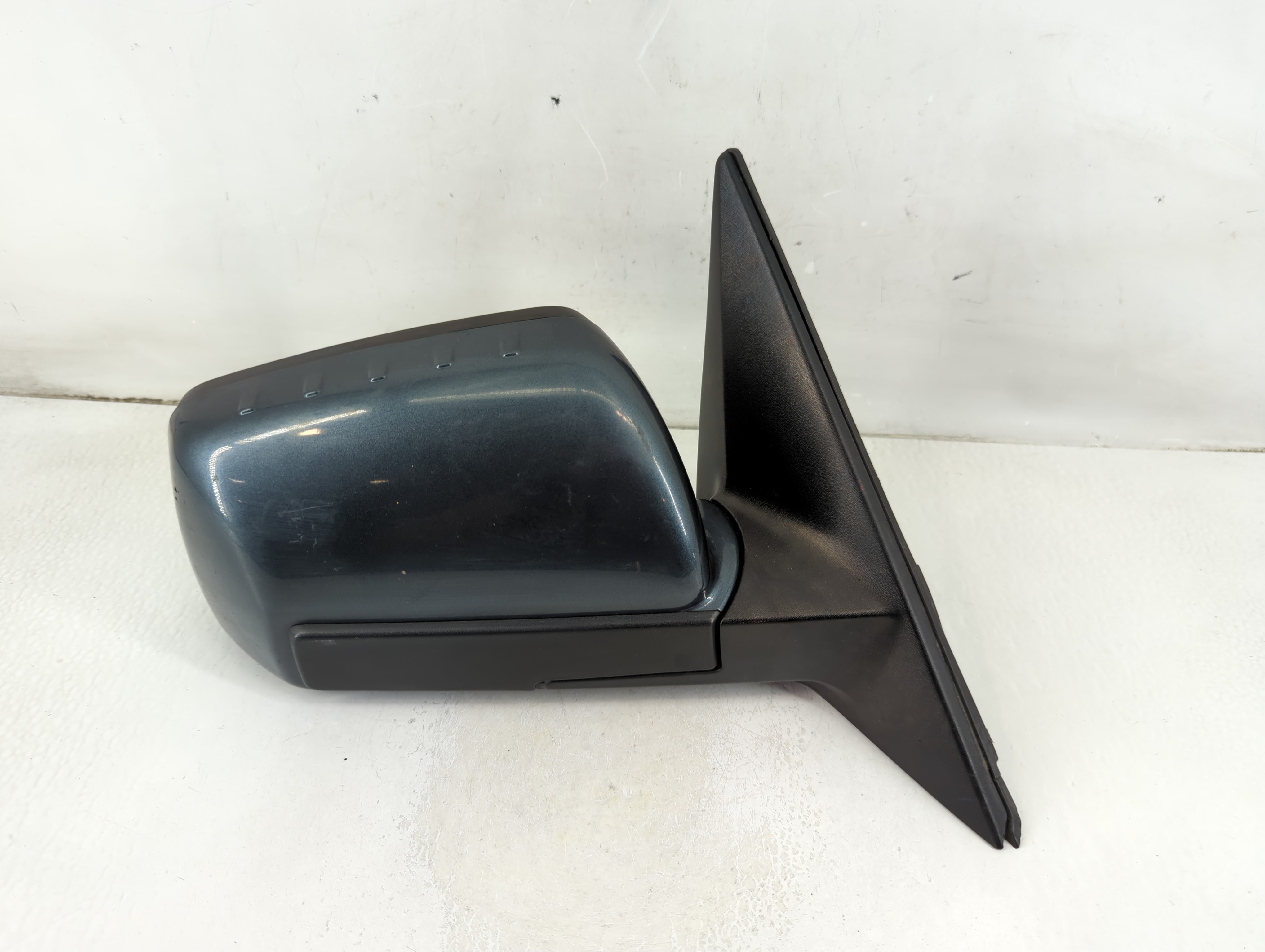 2010-2013 Kia Soul Passenger Right Side View Power Door Mirror Dark Grey 1114884 - Oemusedautoparts1.com