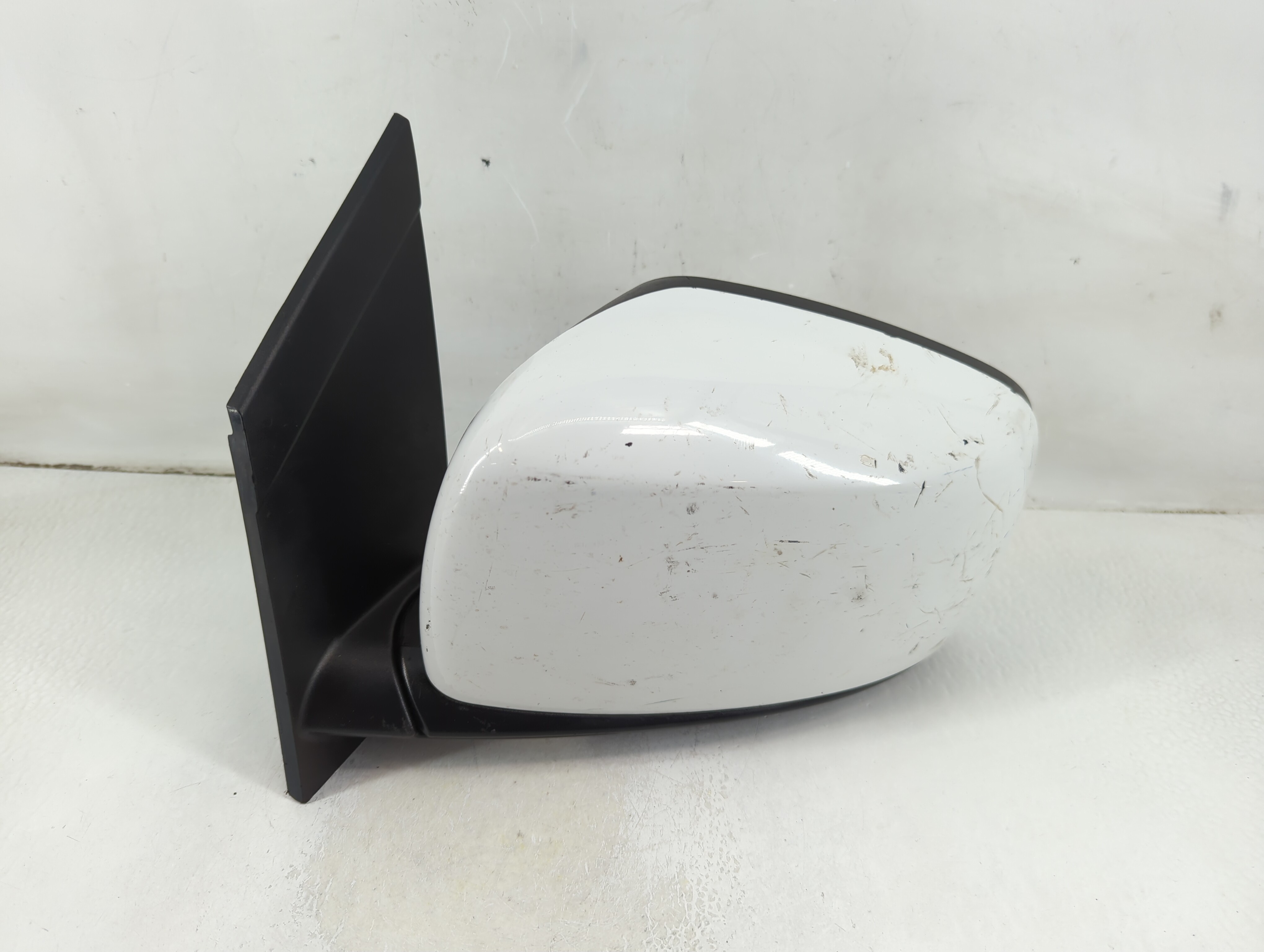 Dodge Caravan Driver Left Side View Power Door Mirror White 1114885 - Oemusedautoparts1.com