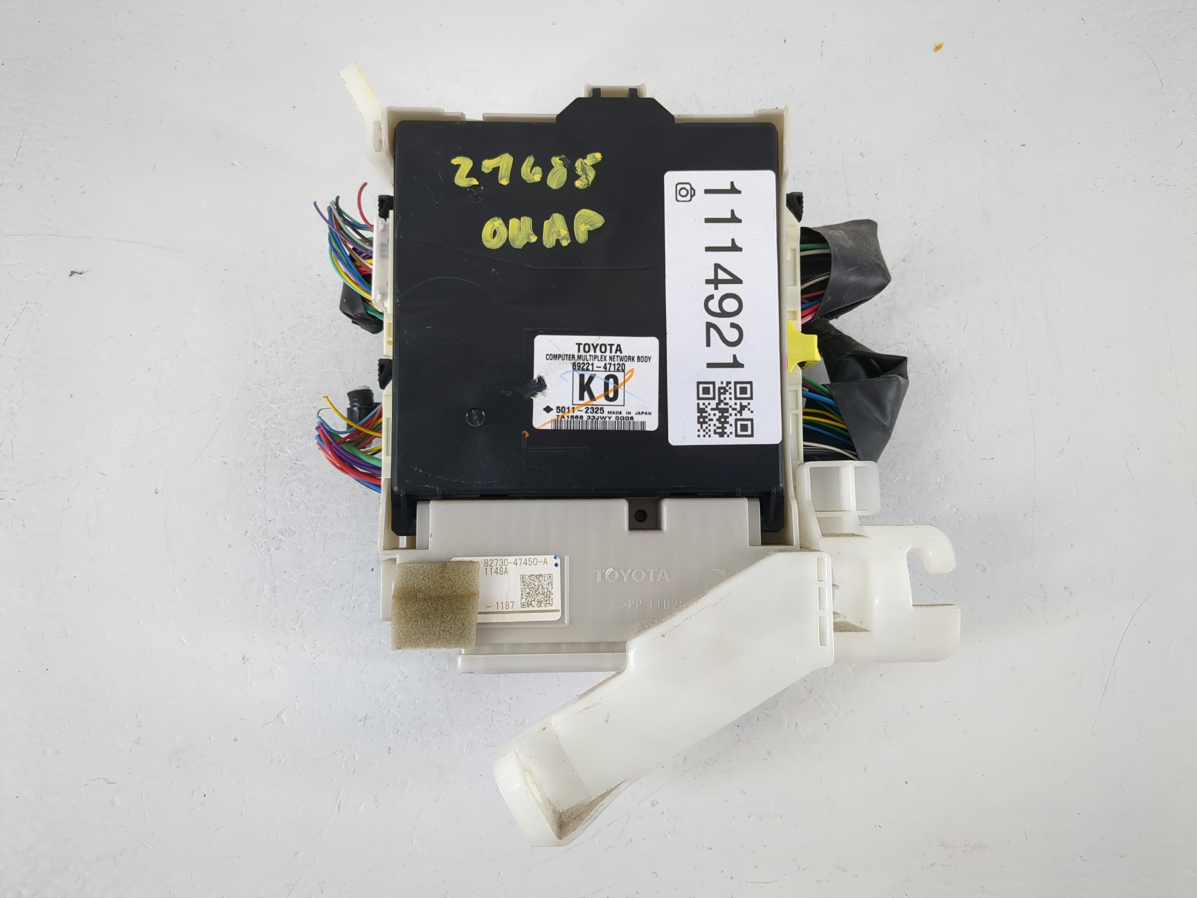 Picture of 2010-2015 Toyota Prius Body Control Module Bcm Inner Cabin Fuse Box 1114921