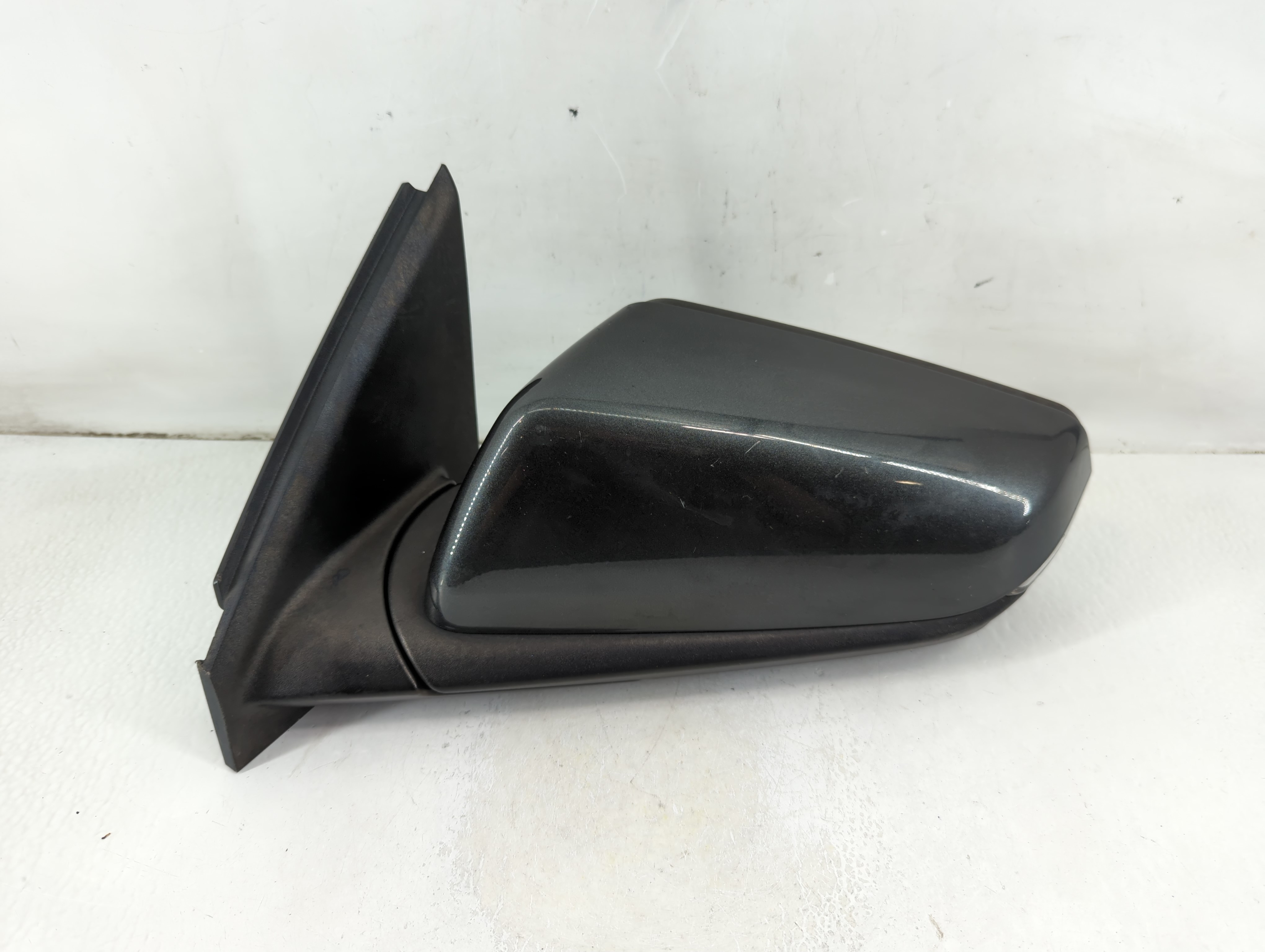 2018-2020 Chevrolet Equinox Driver Left Side View Power Door Mirror 1114922 - Oemusedautoparts1.com