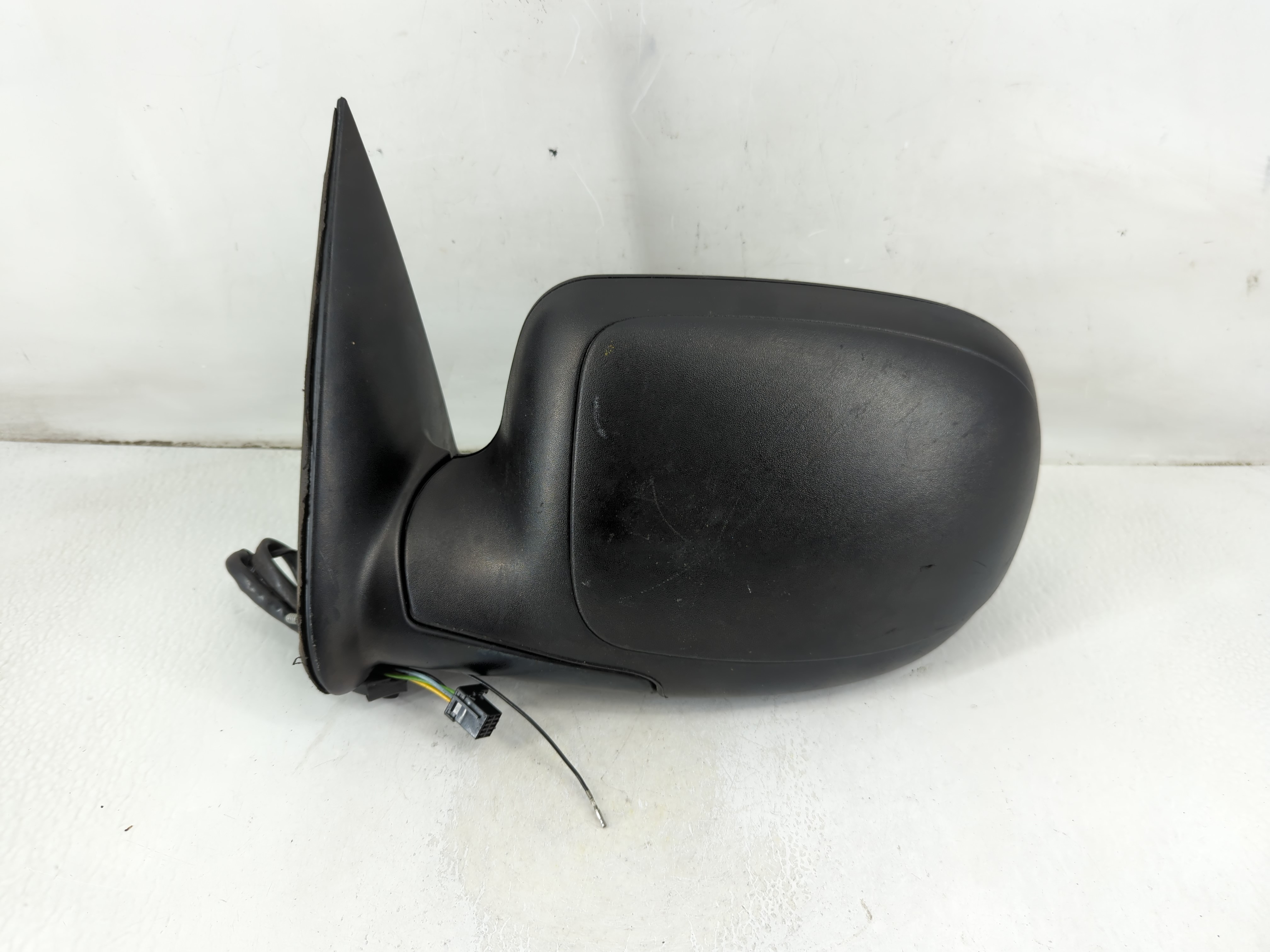 2003 Chevrolet Silverado 1500 Driver Left Side View Power Door Mirror 1114924 - Oemusedautoparts1.com