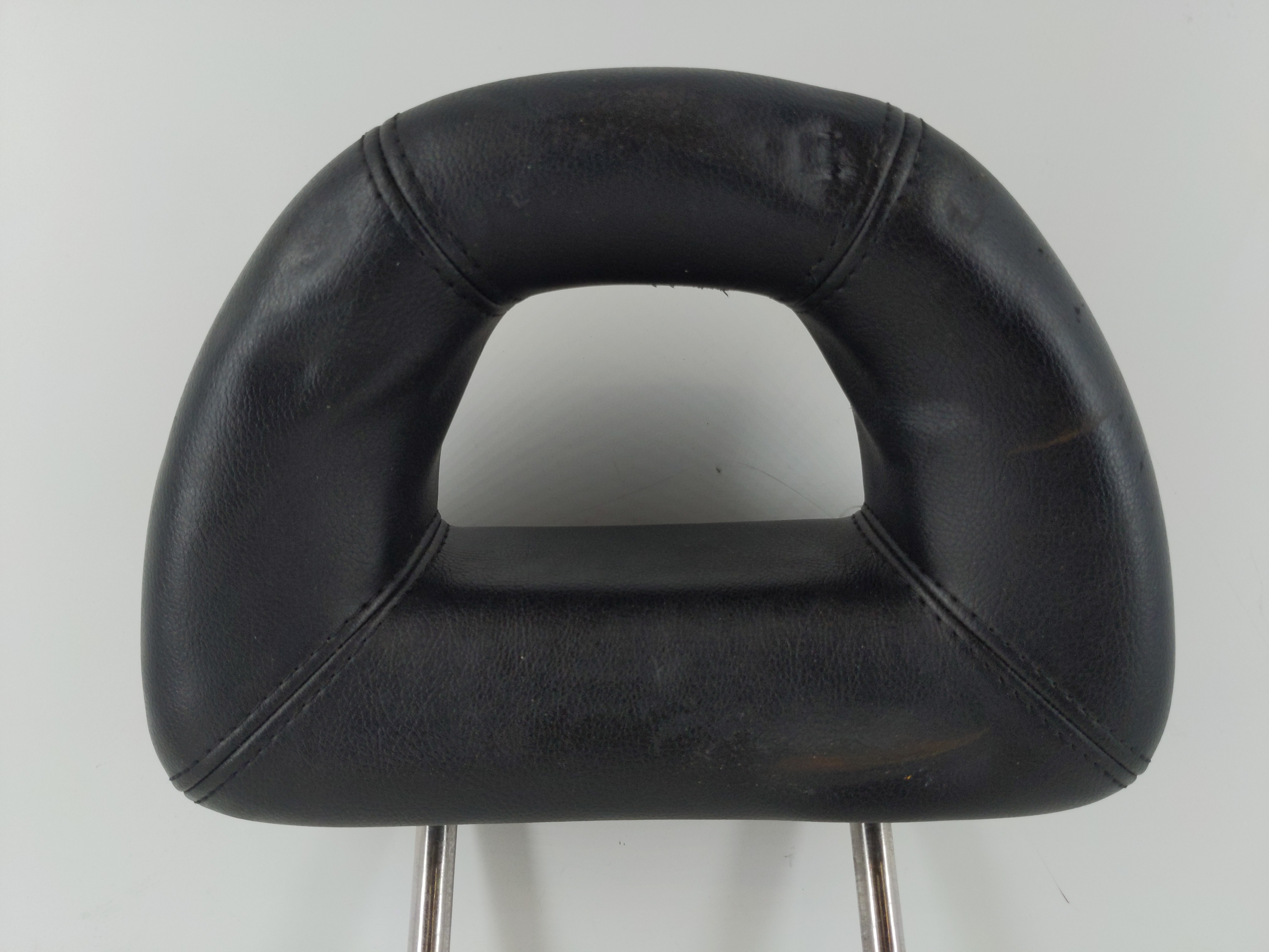 2000-2002 Volkswagen Beetle Headrest Head Rest Rear Center Seat Black 1115699 - Oemusedautoparts1.com