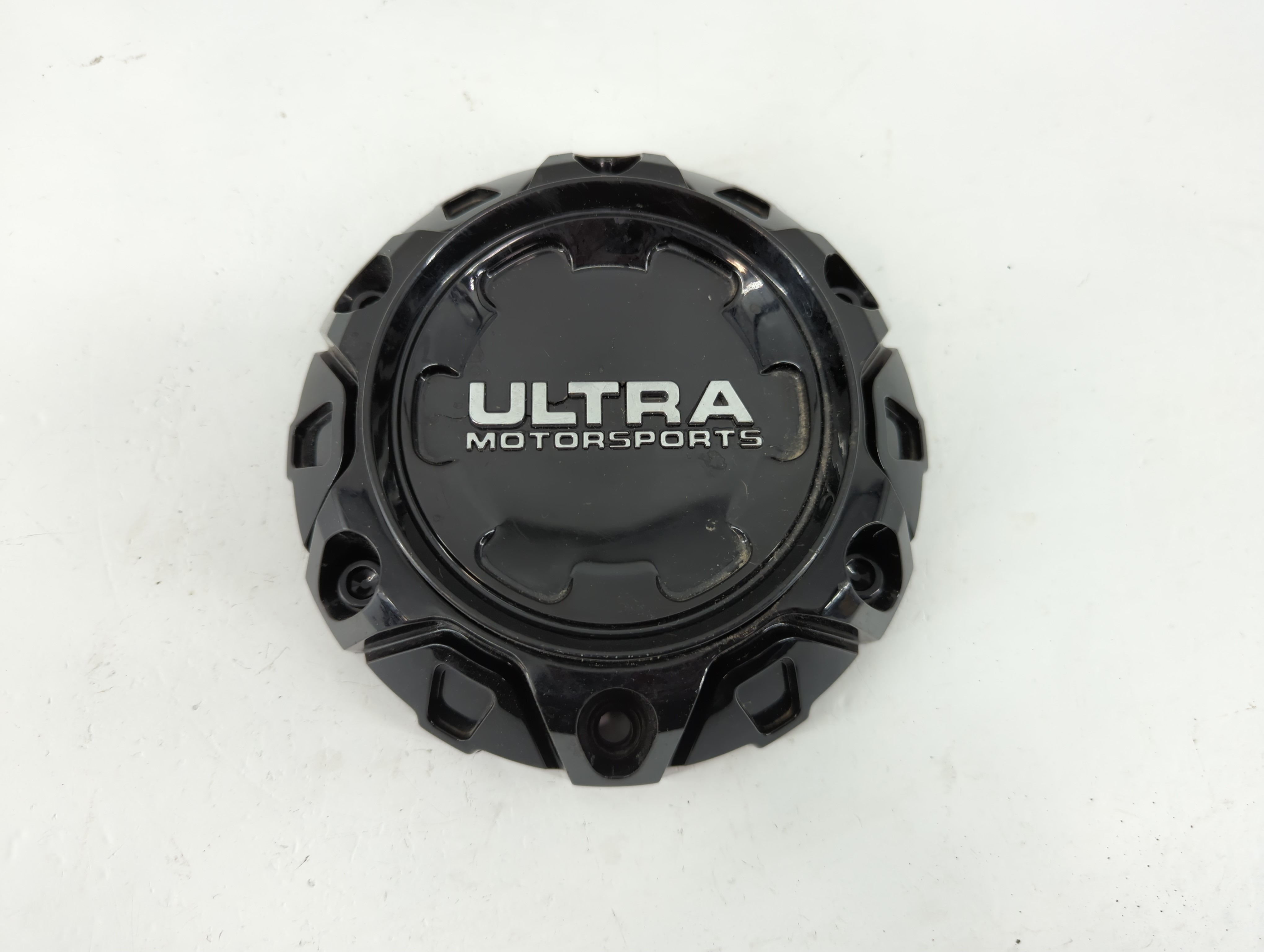 2011 Dodge Ram 1500 Center Cap Oem 1116058 - Oemusedautoparts1.com