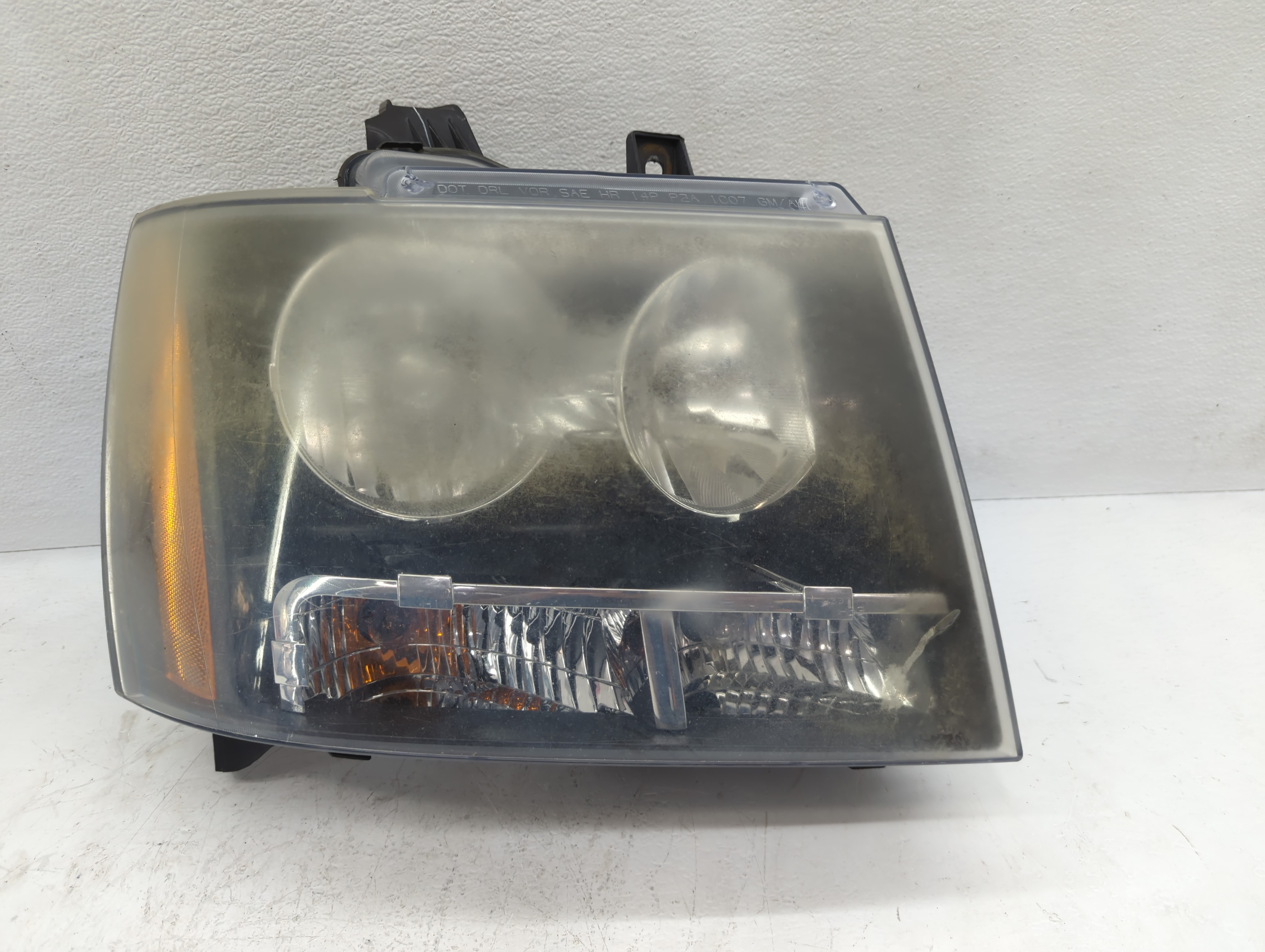 Picture of 2007-2014 Chevrolet Tahoe Passenger Right Oem Head Light Headlight Lamp 1116081