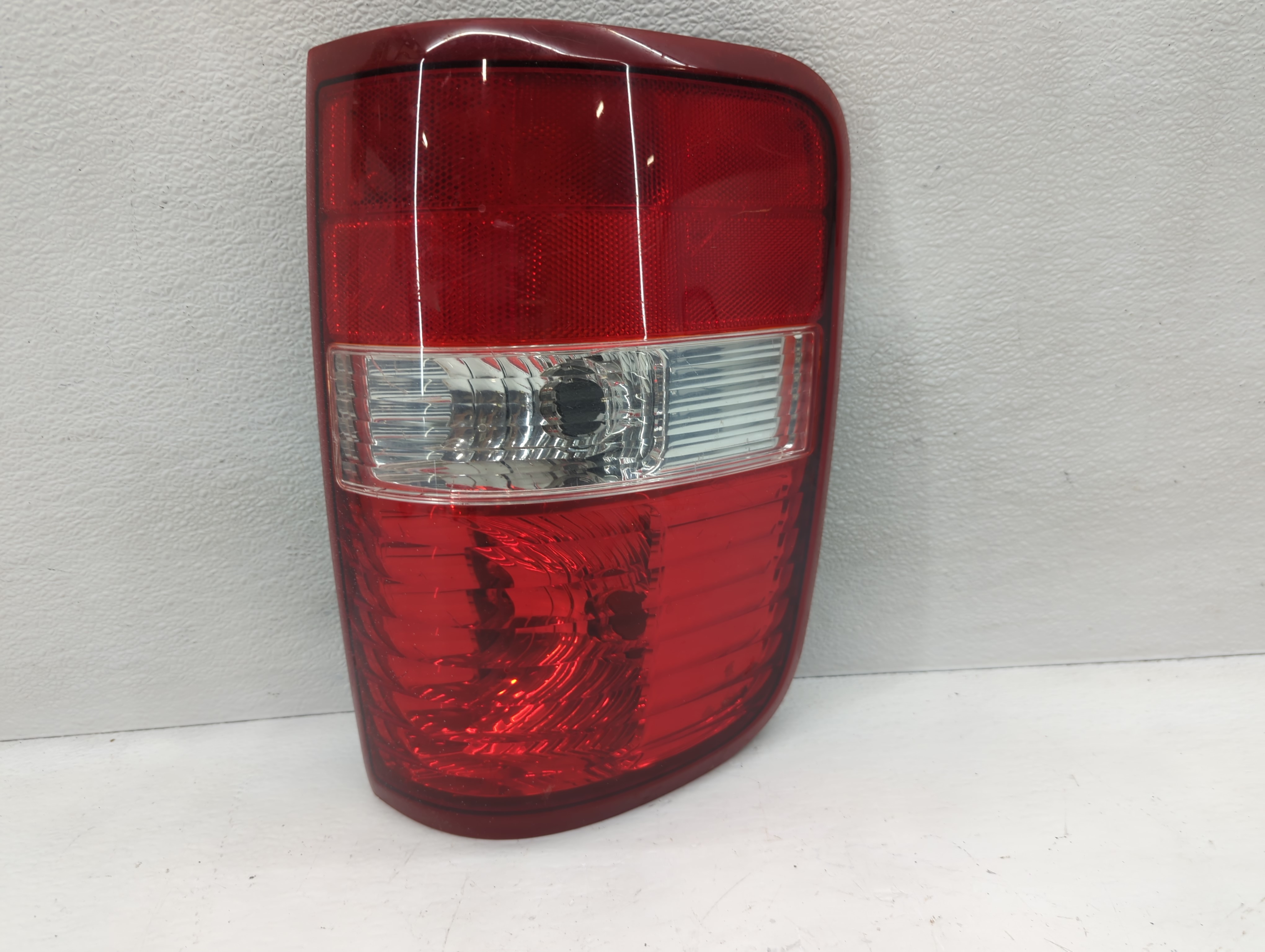 2006-2008 Ford F-150 Driver Left Side Tail Light Taillight Oem 1116086 - Oemusedautoparts1.com