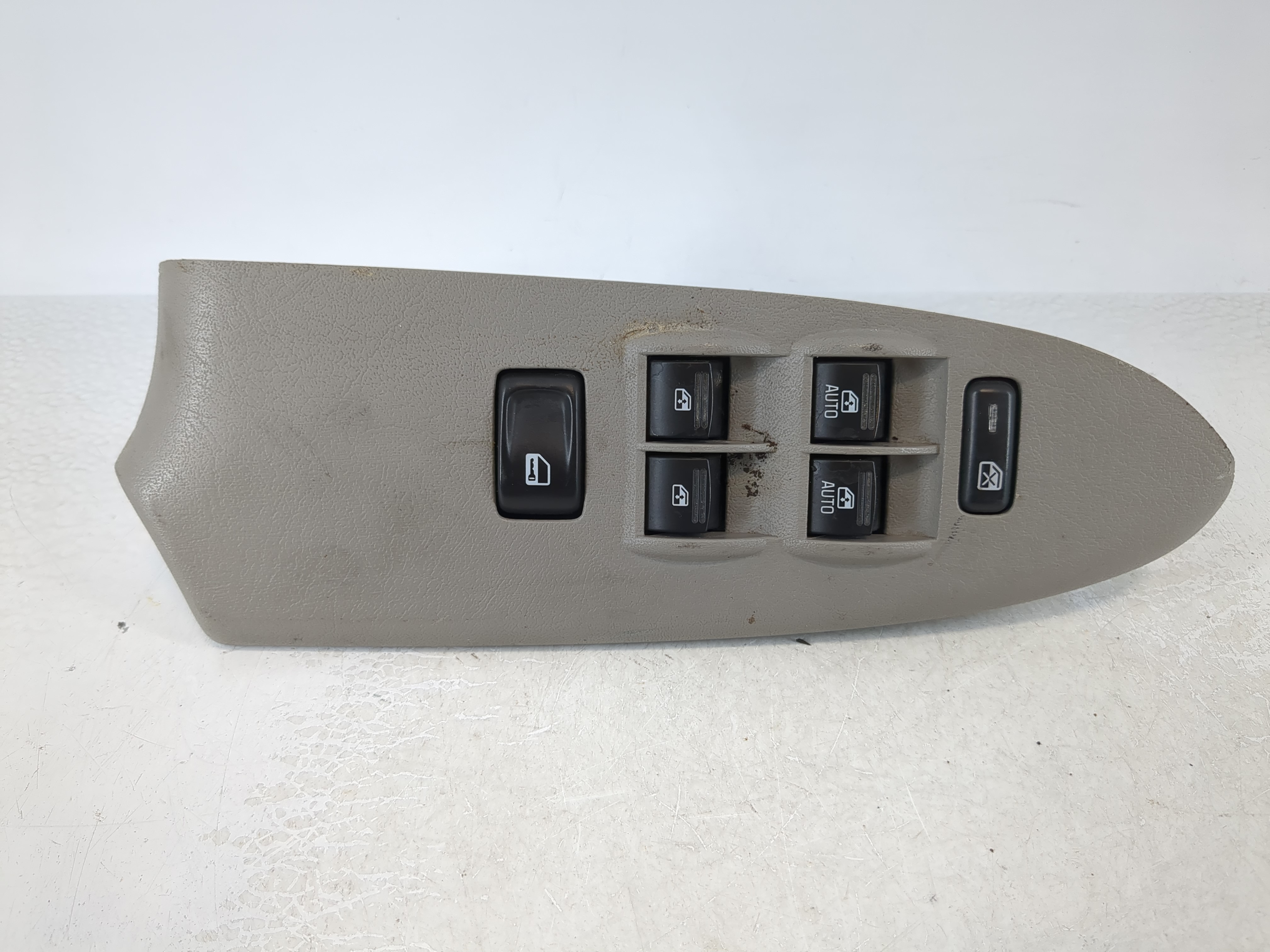 Picture of 2006 Chevrolet Trailblazer Driver Left Door Master Power Window Switch 1116104