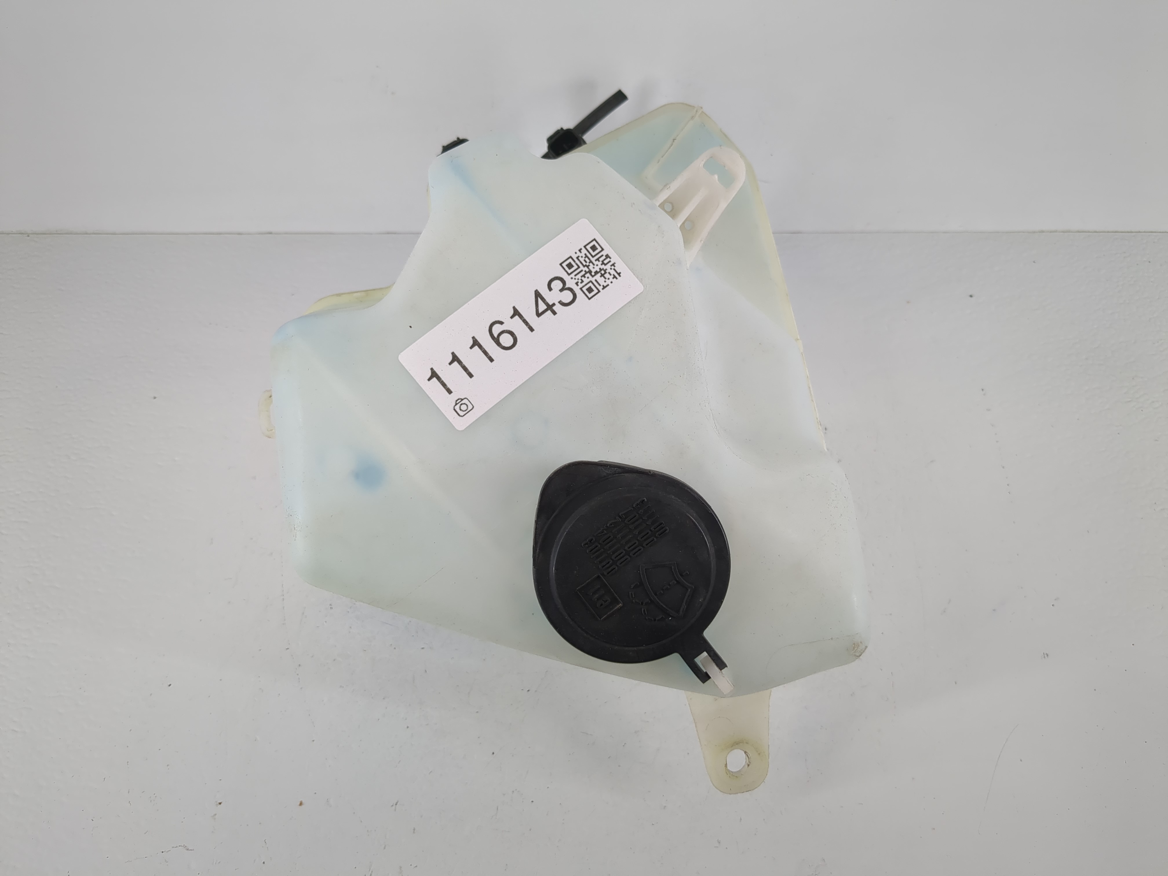Picture of 2004-2006 Toyota Prius Windshield Washer Fluid Reservoir Bottle Oem 1116143