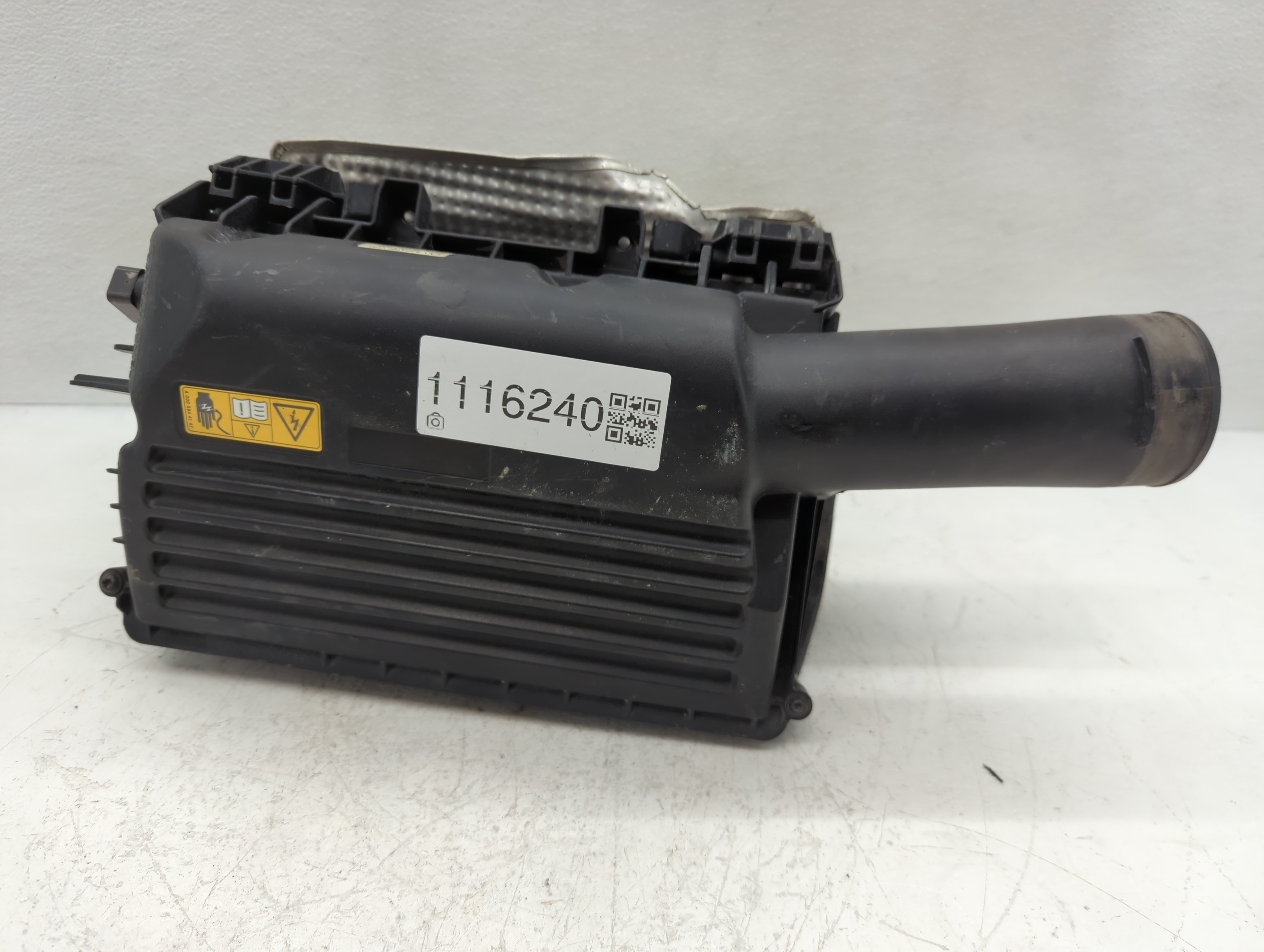 Picture of 2015-2019 Mercedes-benz C300 Air Cleaner Intake-duct Hose Tube 1116240