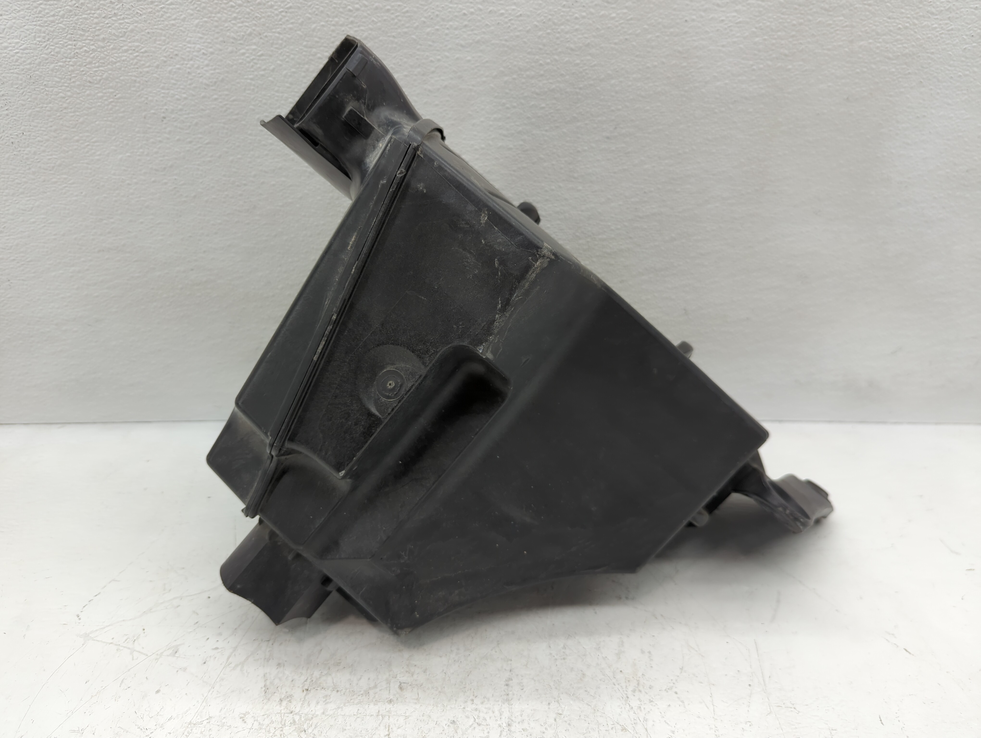 Bmw 528i Air Cleaner Intake-duct Hose Tube 1116256 - Oemusedautoparts1.com