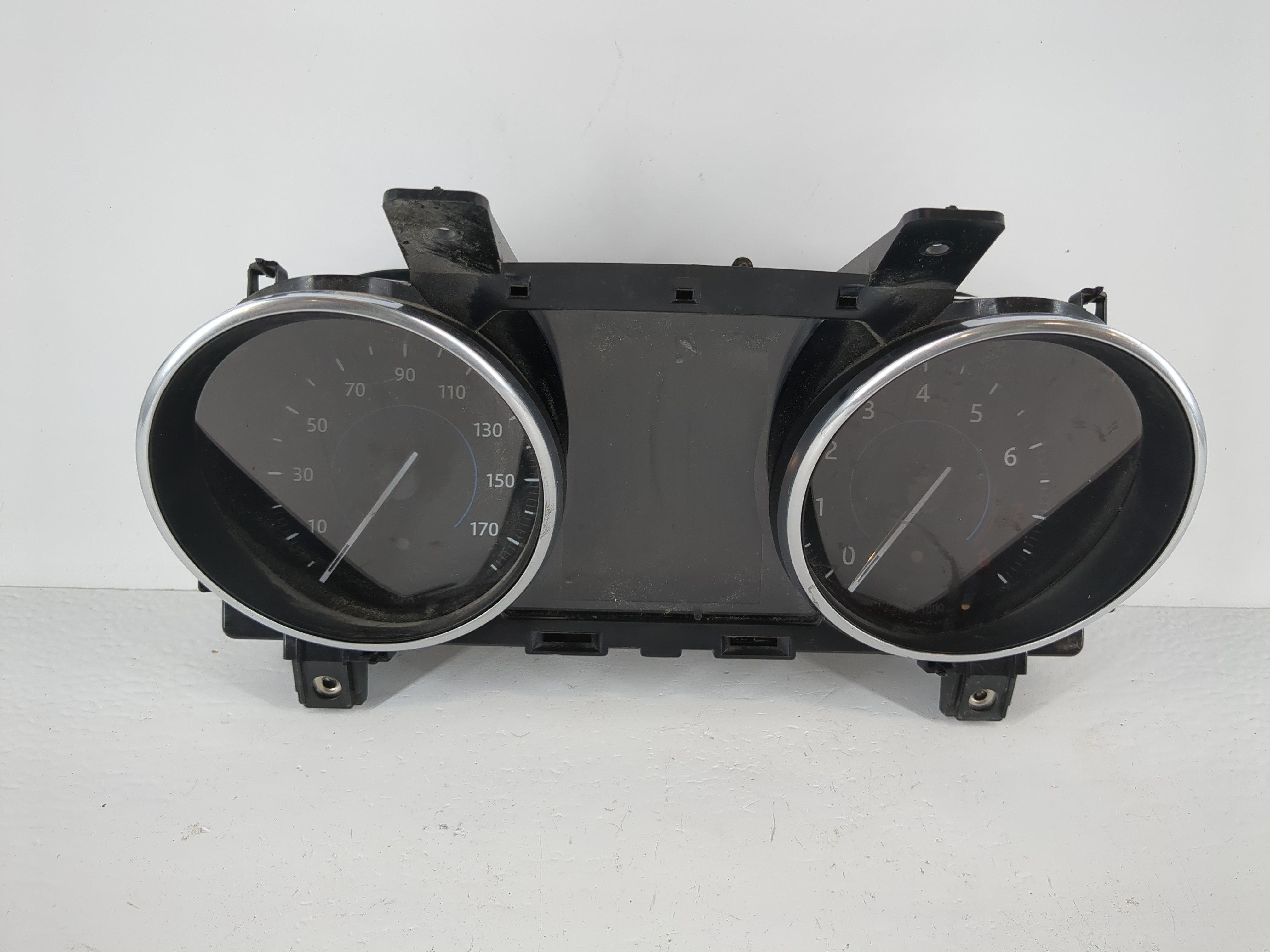 2017-2017 Jaguar Xf Speedometer Instrument Cluster Gauges Xxxx-10849-xx 1116350 - Oemusedautoparts1.com