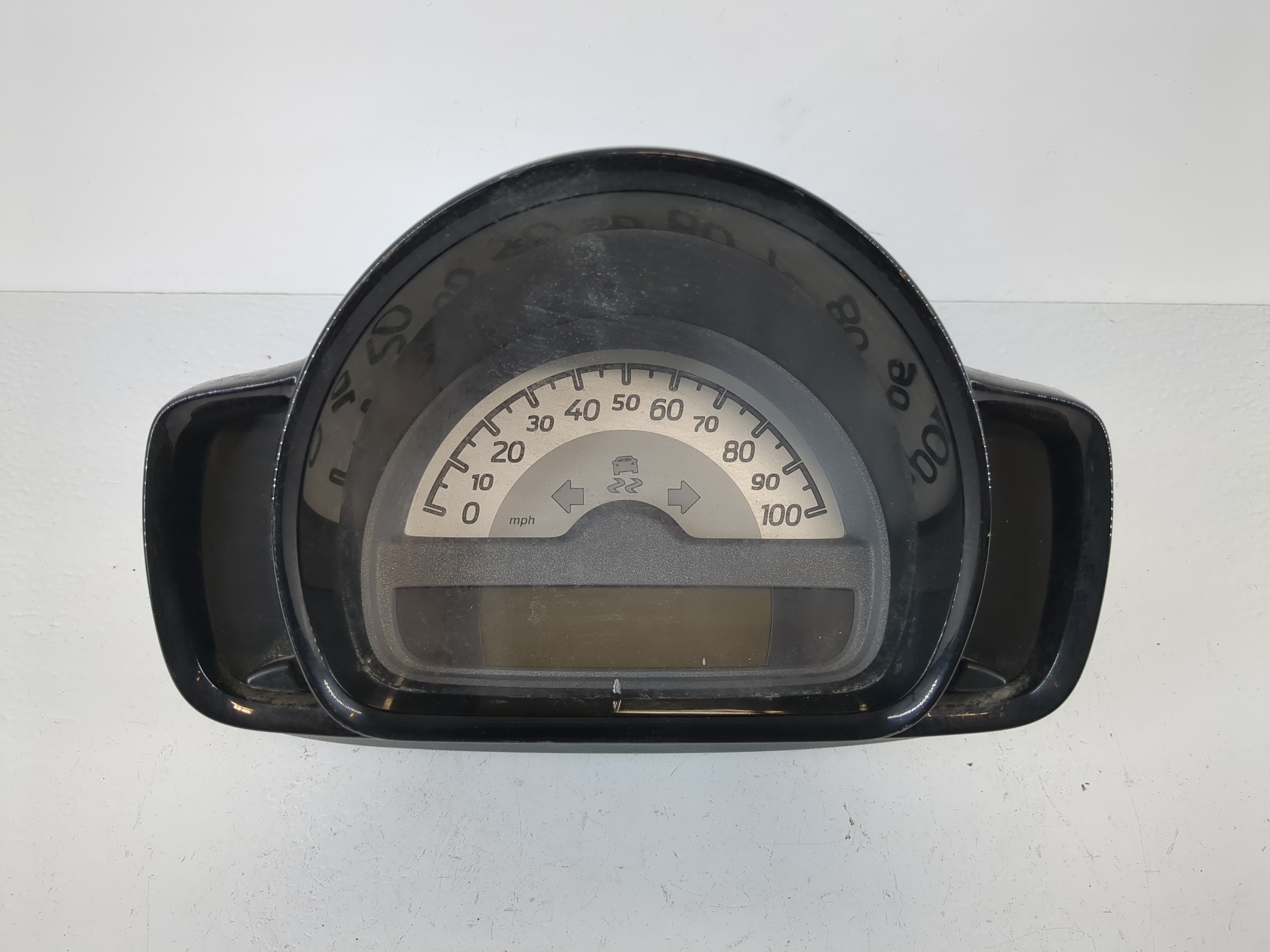 Picture of 2015 Smart Fortwo Speedometer Instrument Cluster Gauges 1025020-52 1116365